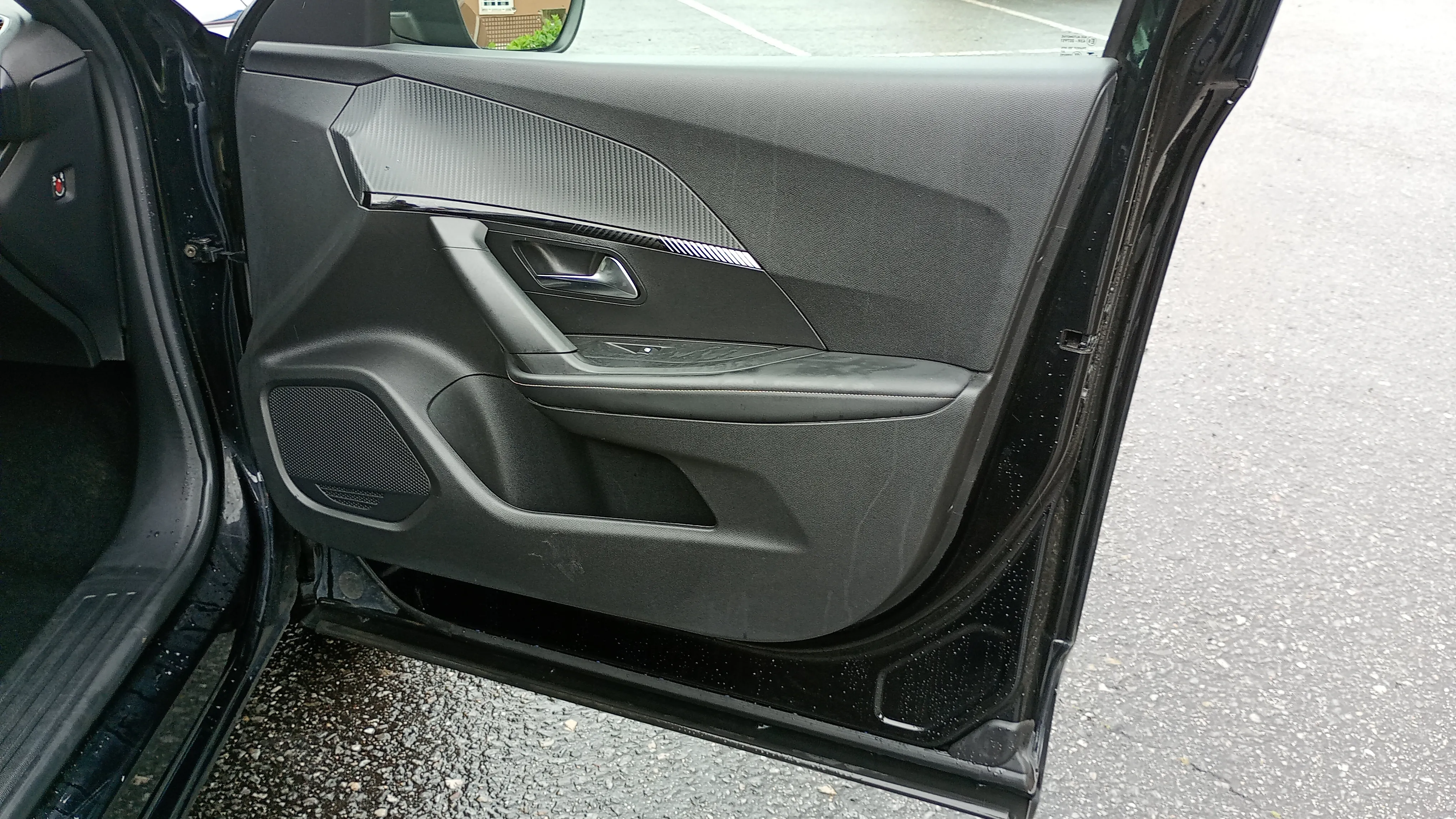 Peugeot 2008 Allure PureTech 130 EAT8 - foto 15