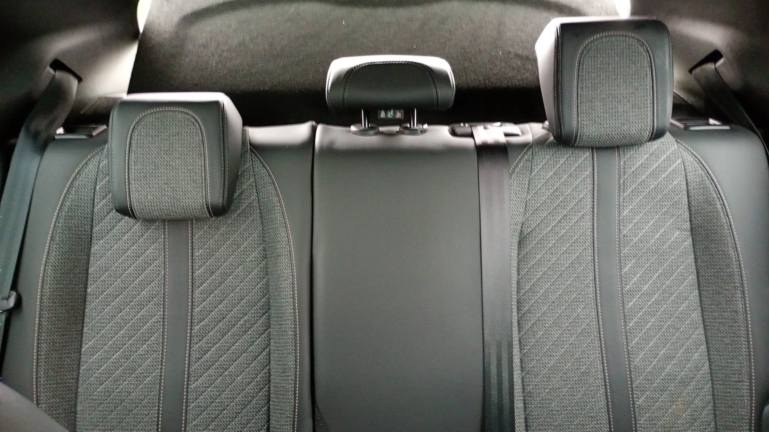 Peugeot 2008 Allure PureTech 130 EAT8 - foto 16