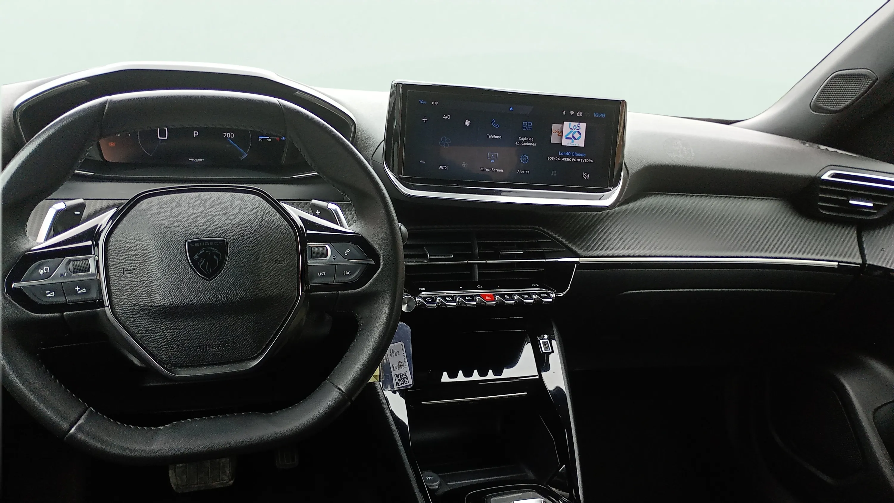 Peugeot 2008 Allure PureTech 130 EAT8 - foto 12