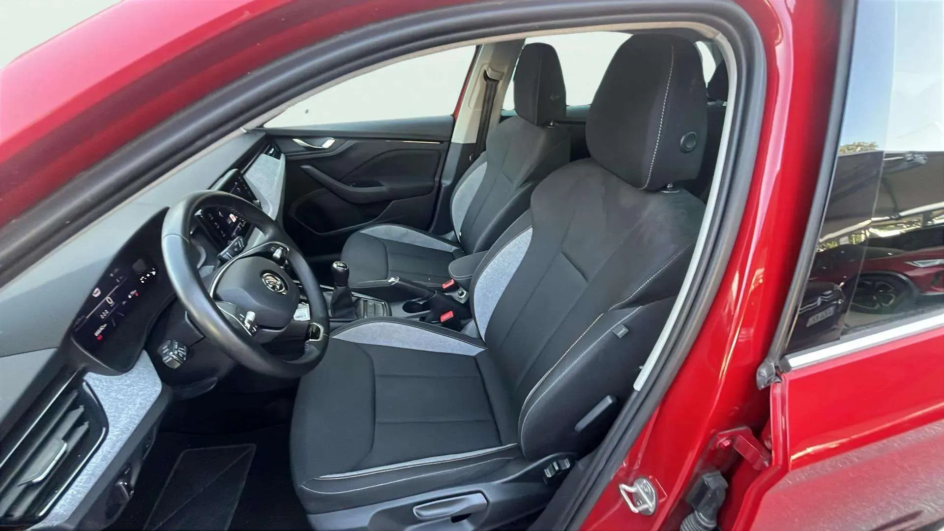 Škoda Kamiq 1.0 TSI Selection - foto 11