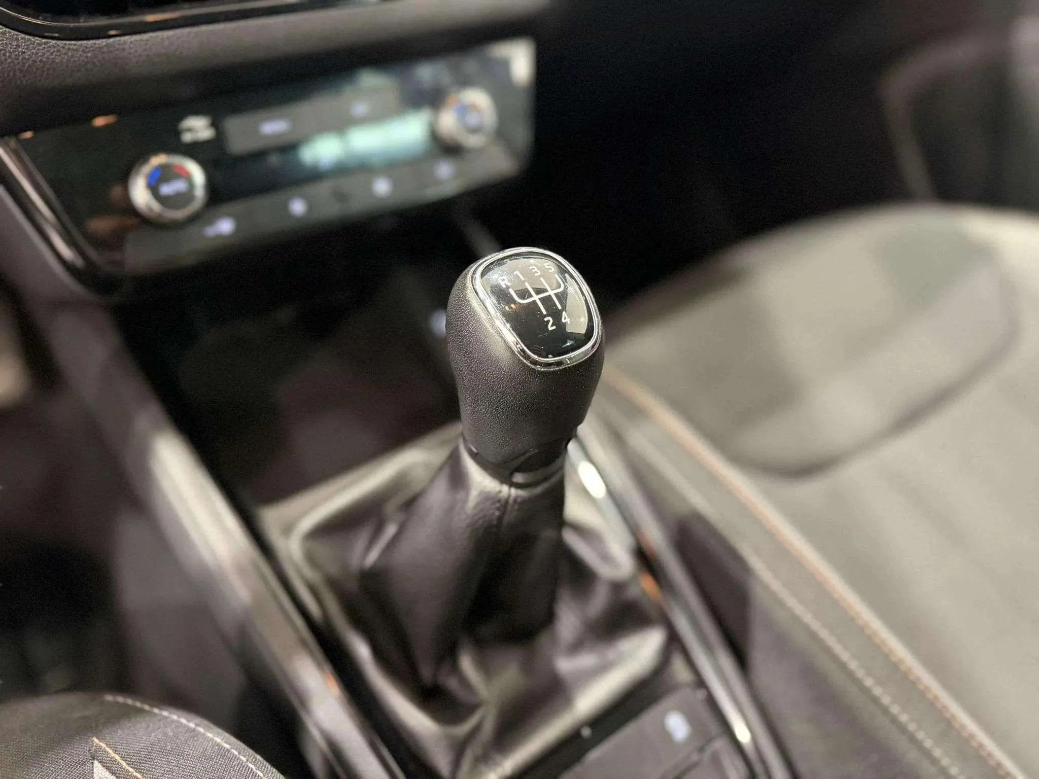 Škoda Kamiq 1.0 TSI Selection - foto 11