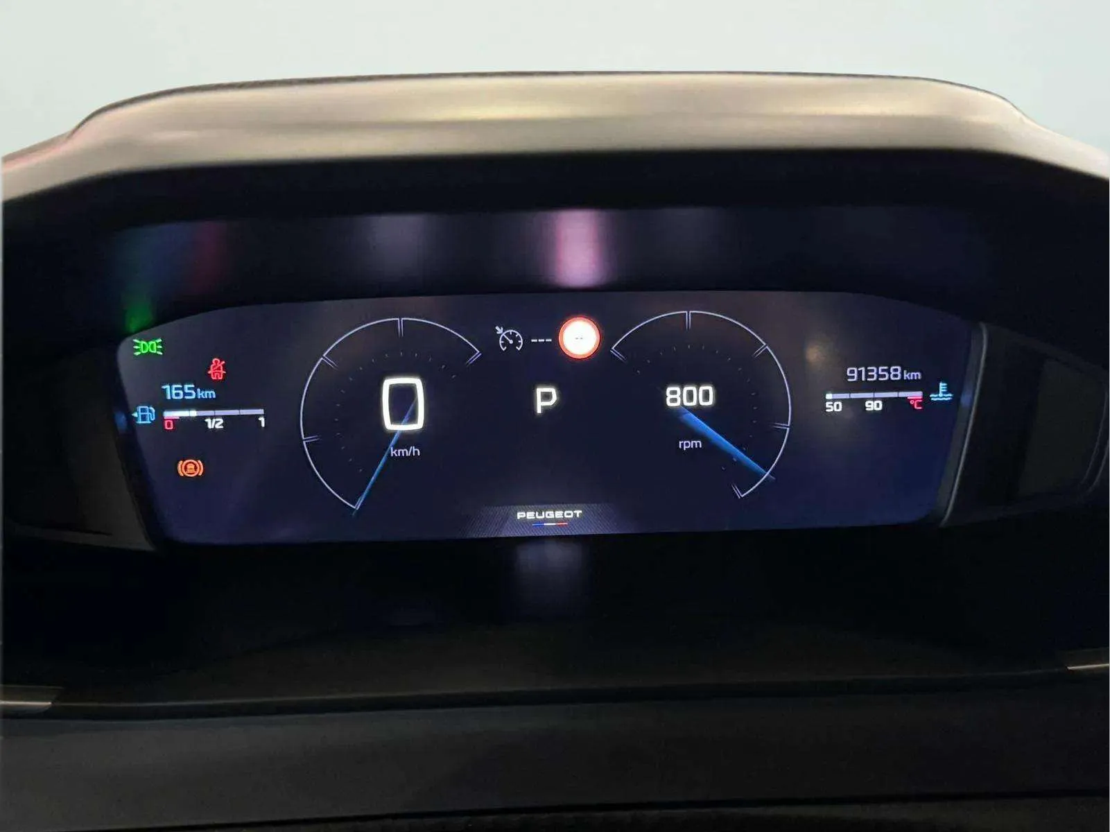 Peugeot 2008 Allure PureTech 130 EAT8 - foto 14