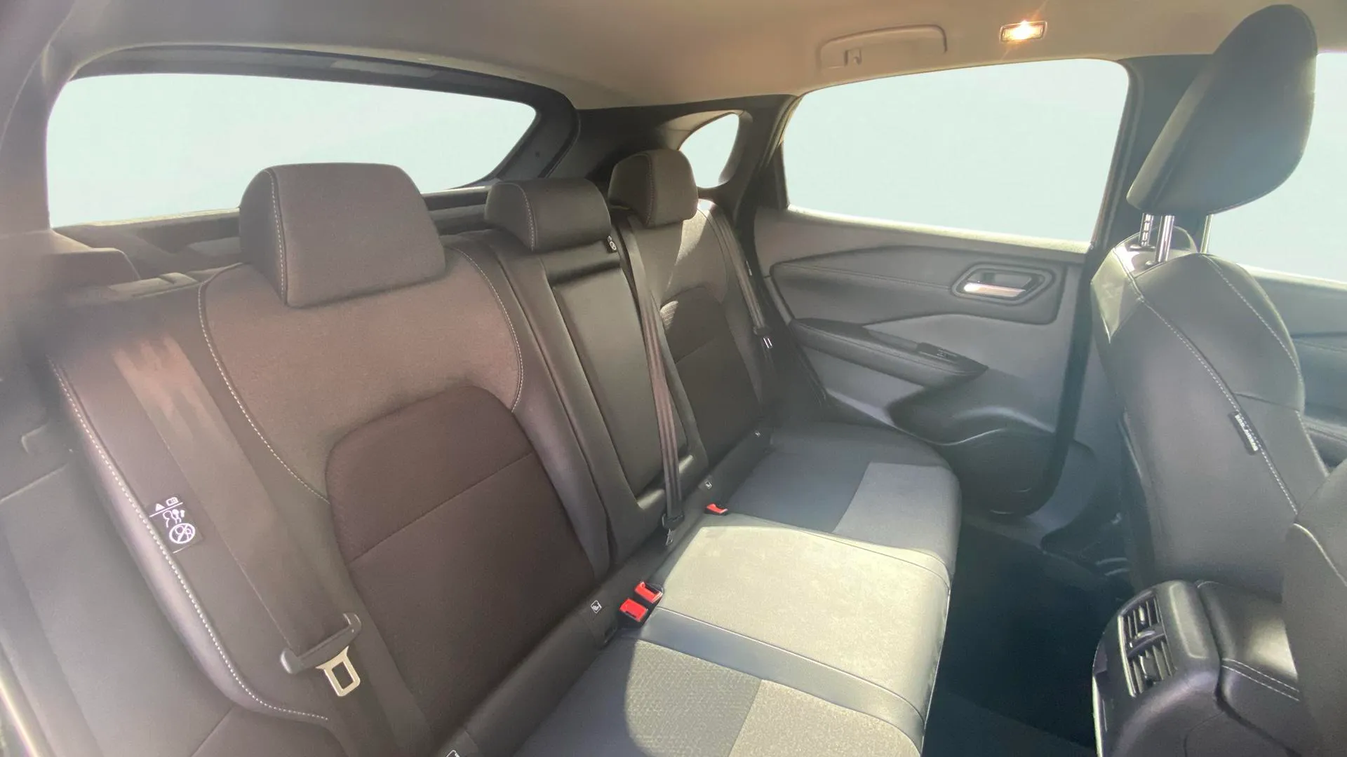 Nissan Qashqai DIG-T N-Connecta - foto 18