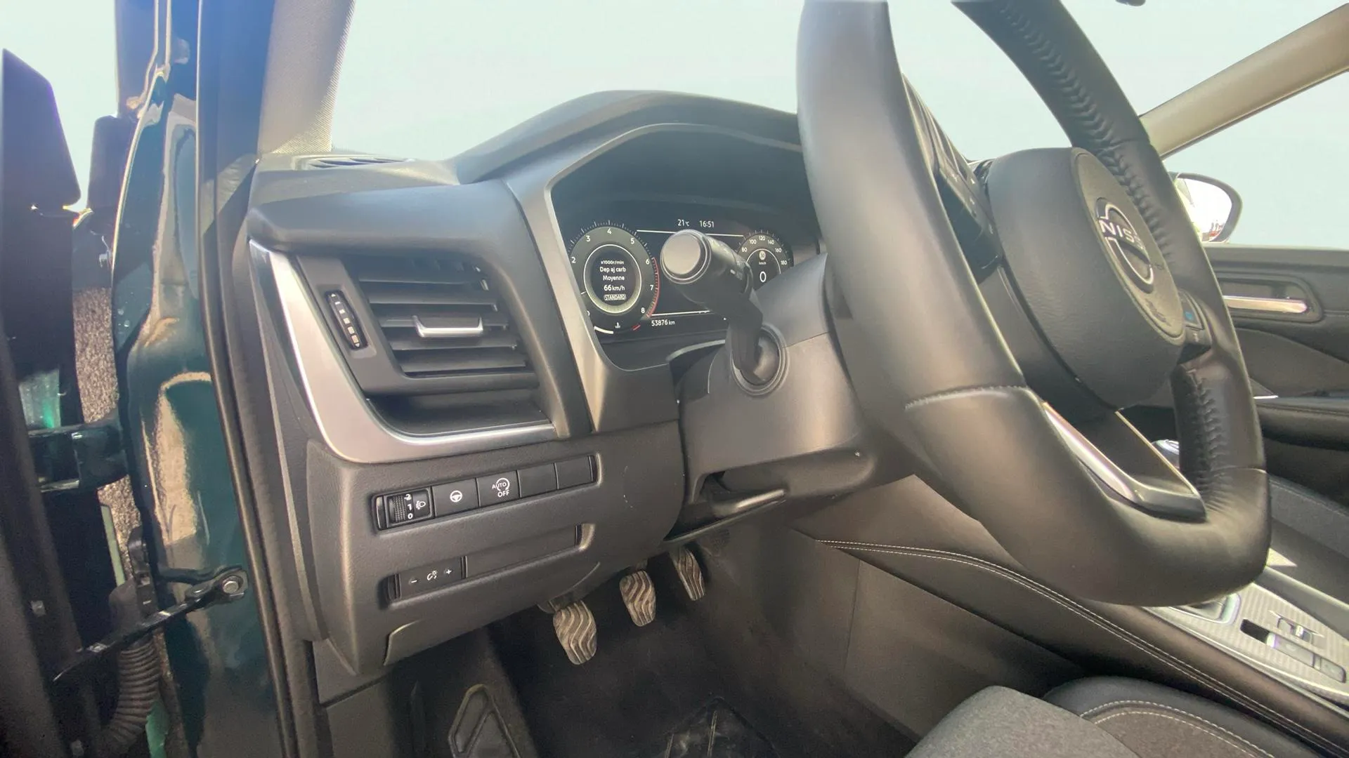 Nissan Qashqai DIG-T N-Connecta - foto 12