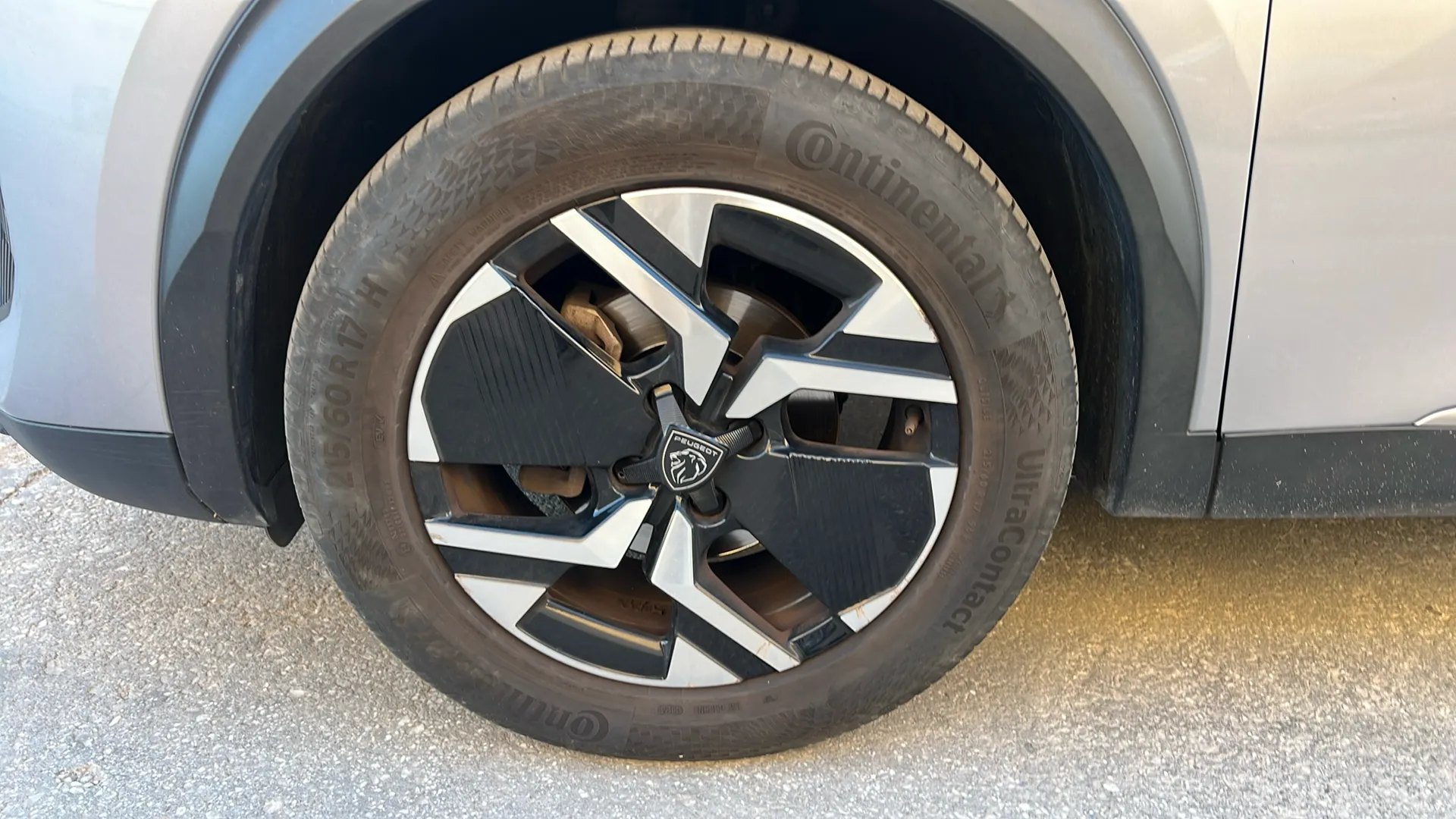 Peugeot 2008 Allure PureTech 130 EAT8 - foto 9