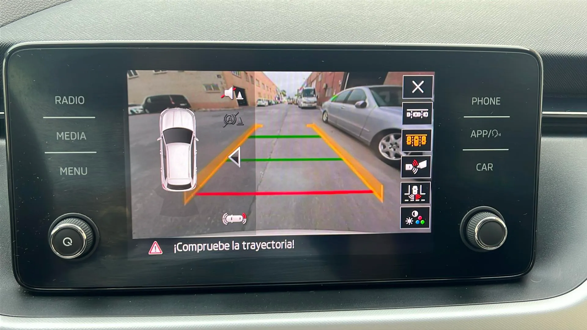 Škoda Kamiq 1.0 TSI Selection - foto 14