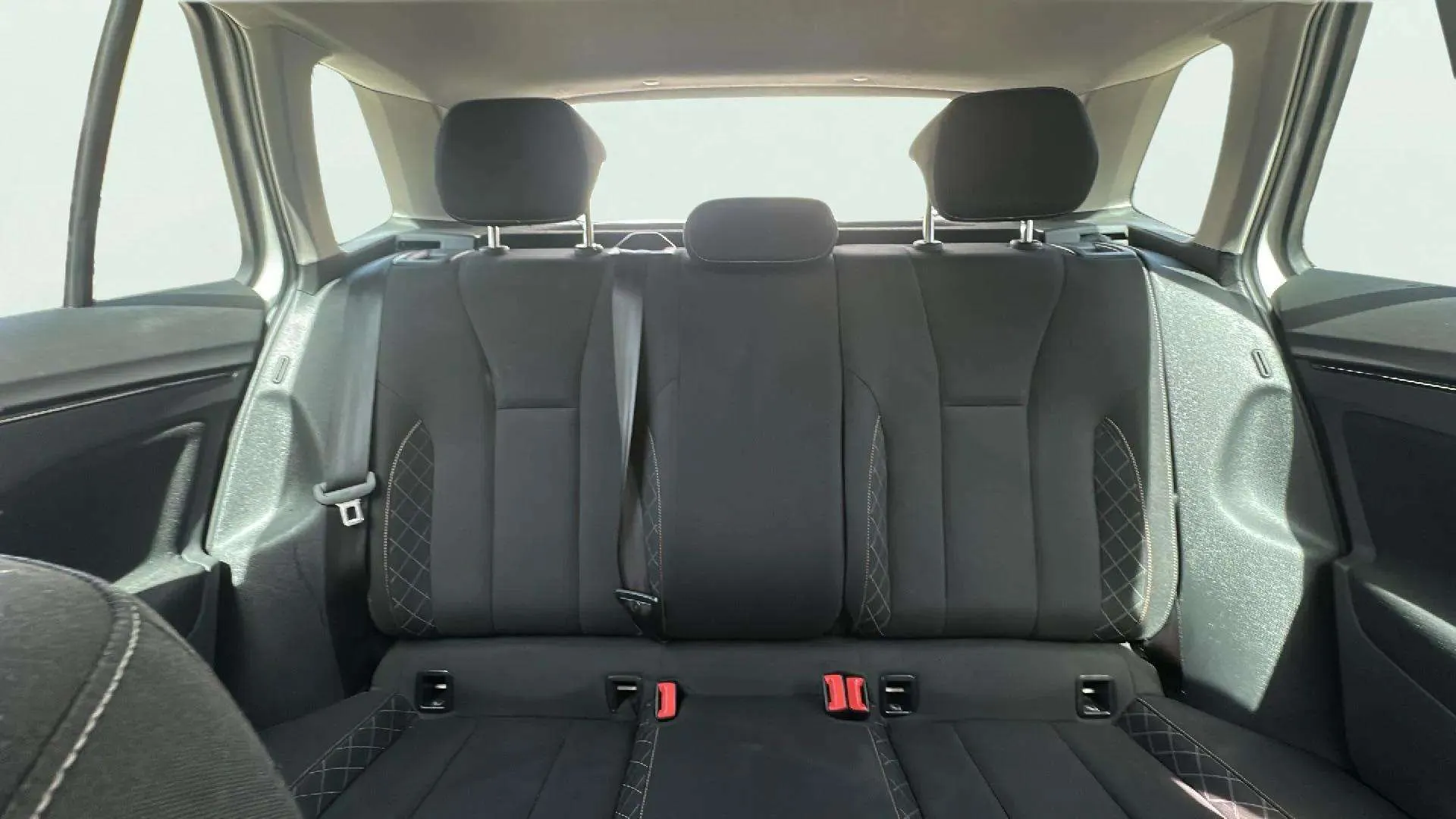 Škoda Kamiq 1.0 TSI Active - foto 16