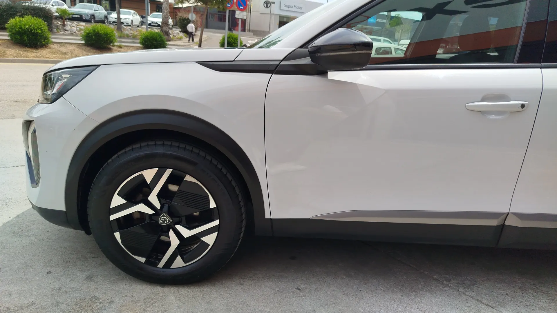 Peugeot 2008 Allure PureTech 100 - foto 19