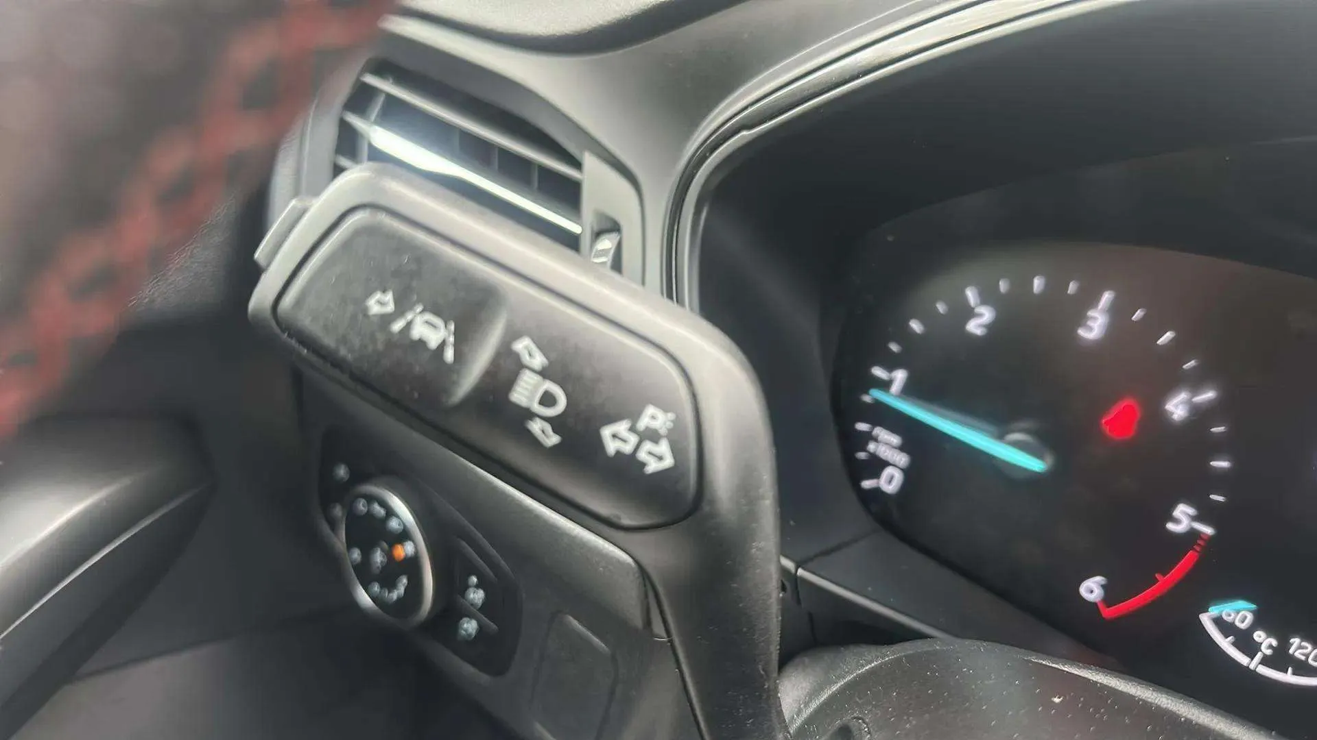 Ford Focus 2.0 EcoBlue ST-Line SportBr - foto 27