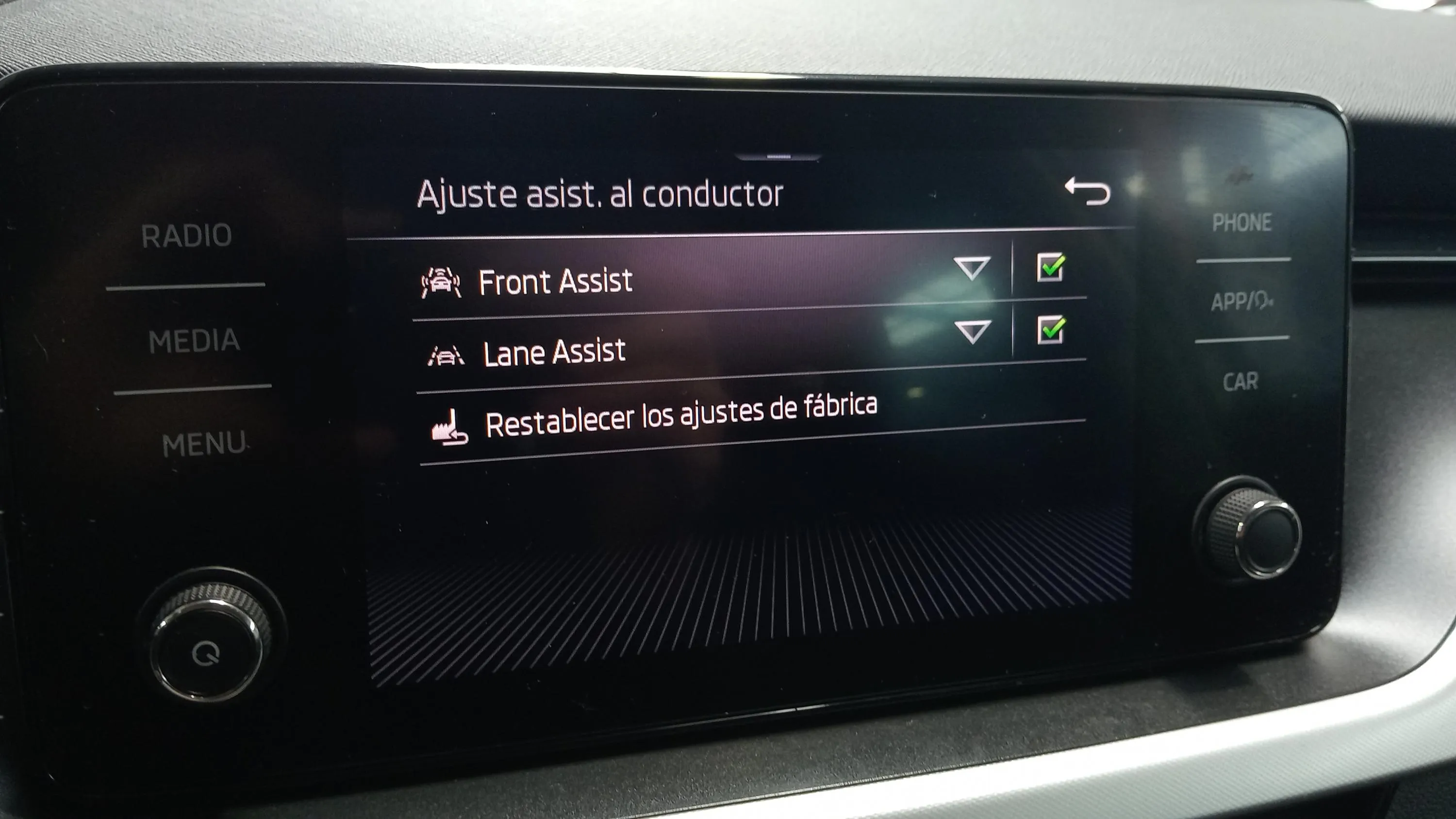 Škoda Kamiq 1.0 TSI Selection - foto 19