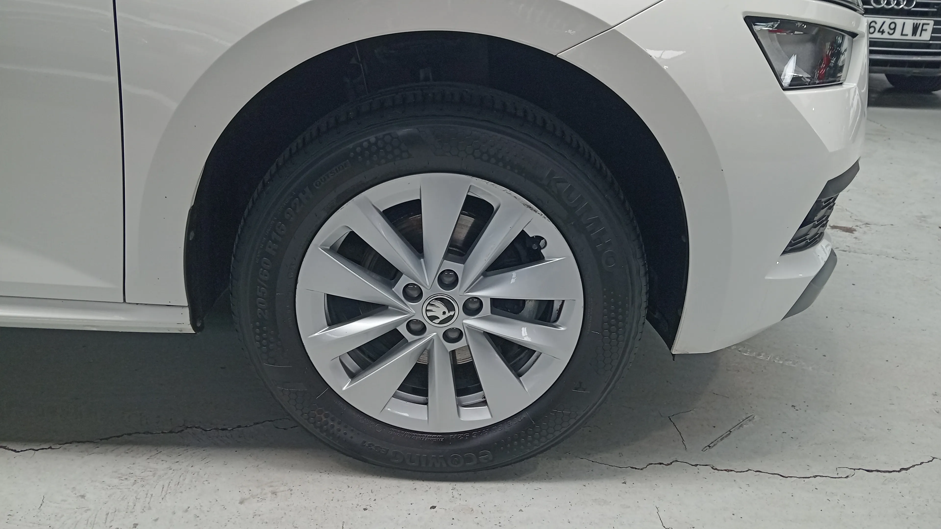 Škoda Kamiq 1.0 TSI Selection - foto 25