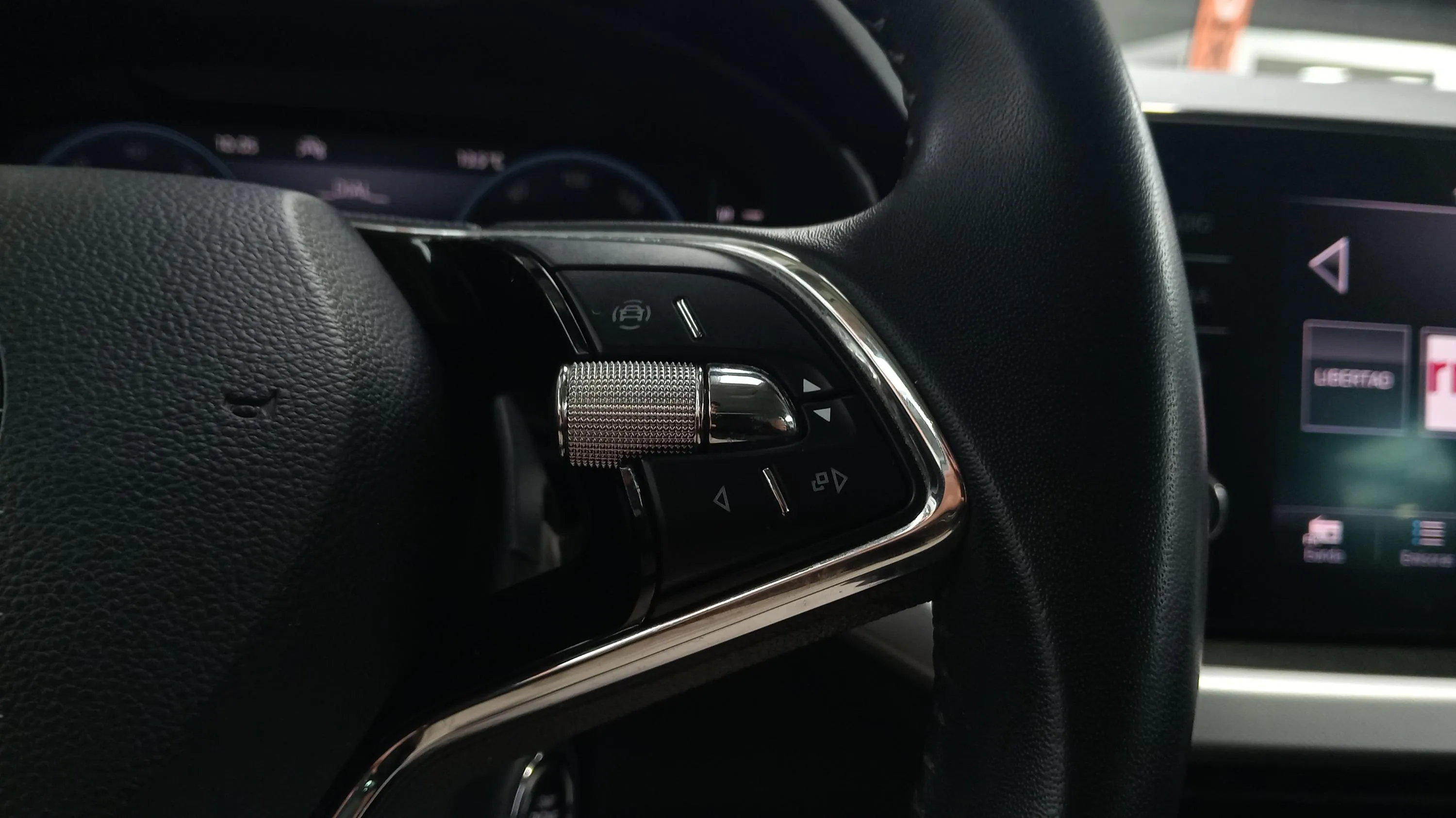 Škoda Kamiq 1.0 TSI Selection - foto 14