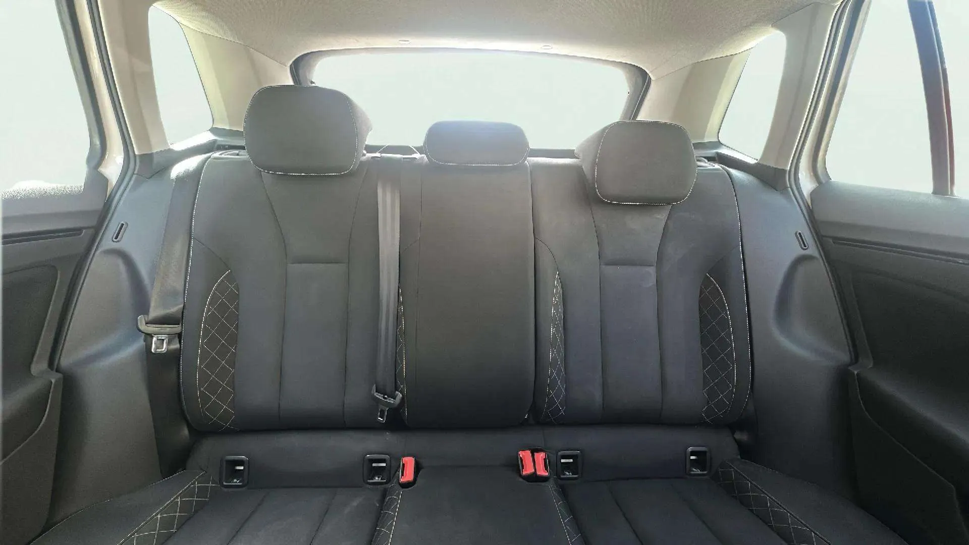 Škoda Kamiq 1.0 TSI Ambition - foto 15