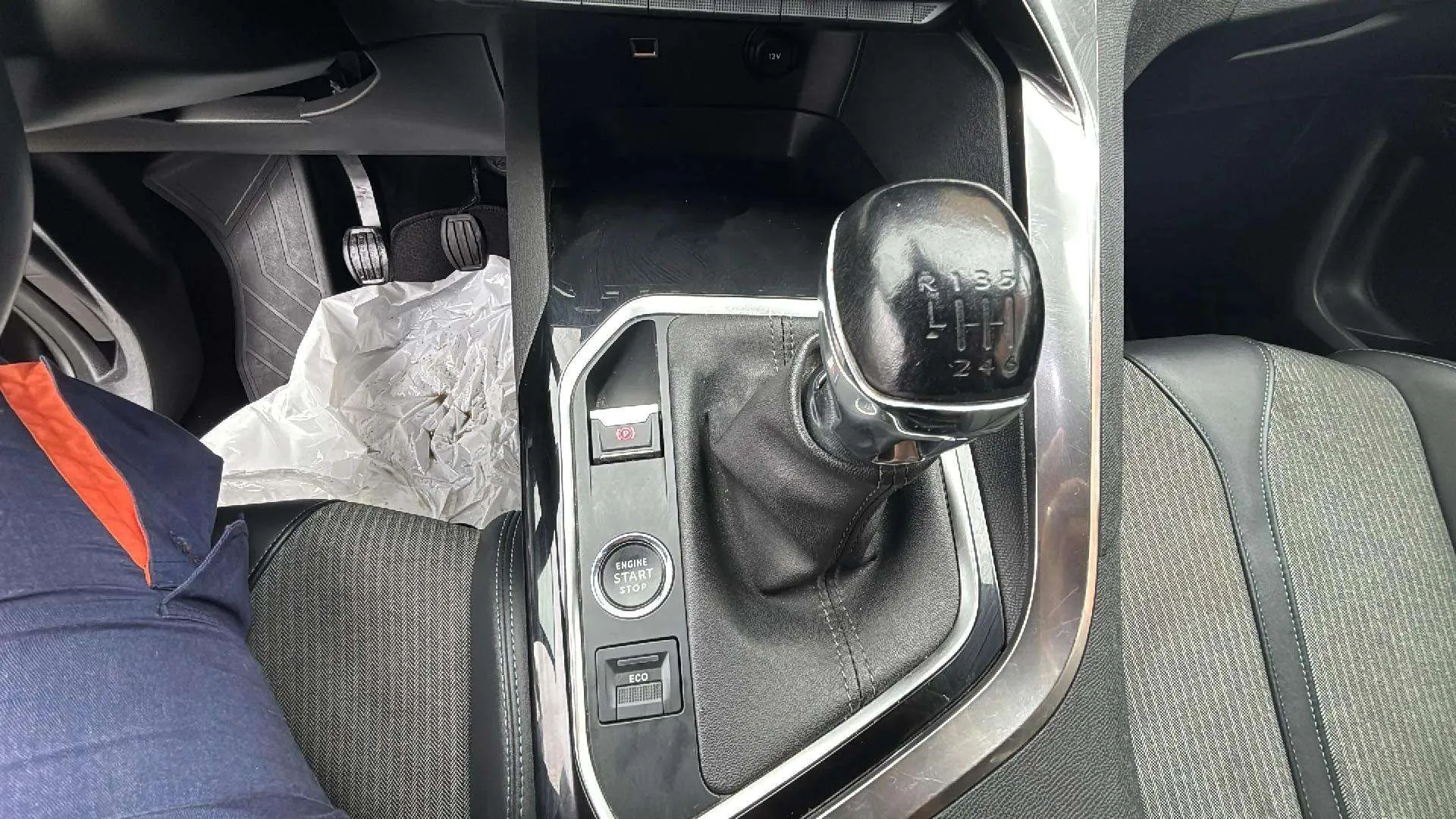 Peugeot 5008 1.2 PureTech Allure Pack - foto 12