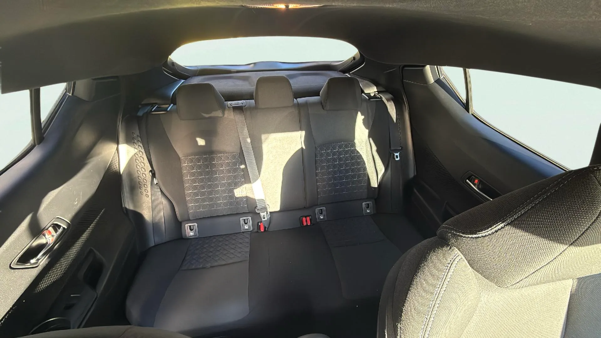Toyota C-HR 1.8 125H Active - foto 5
