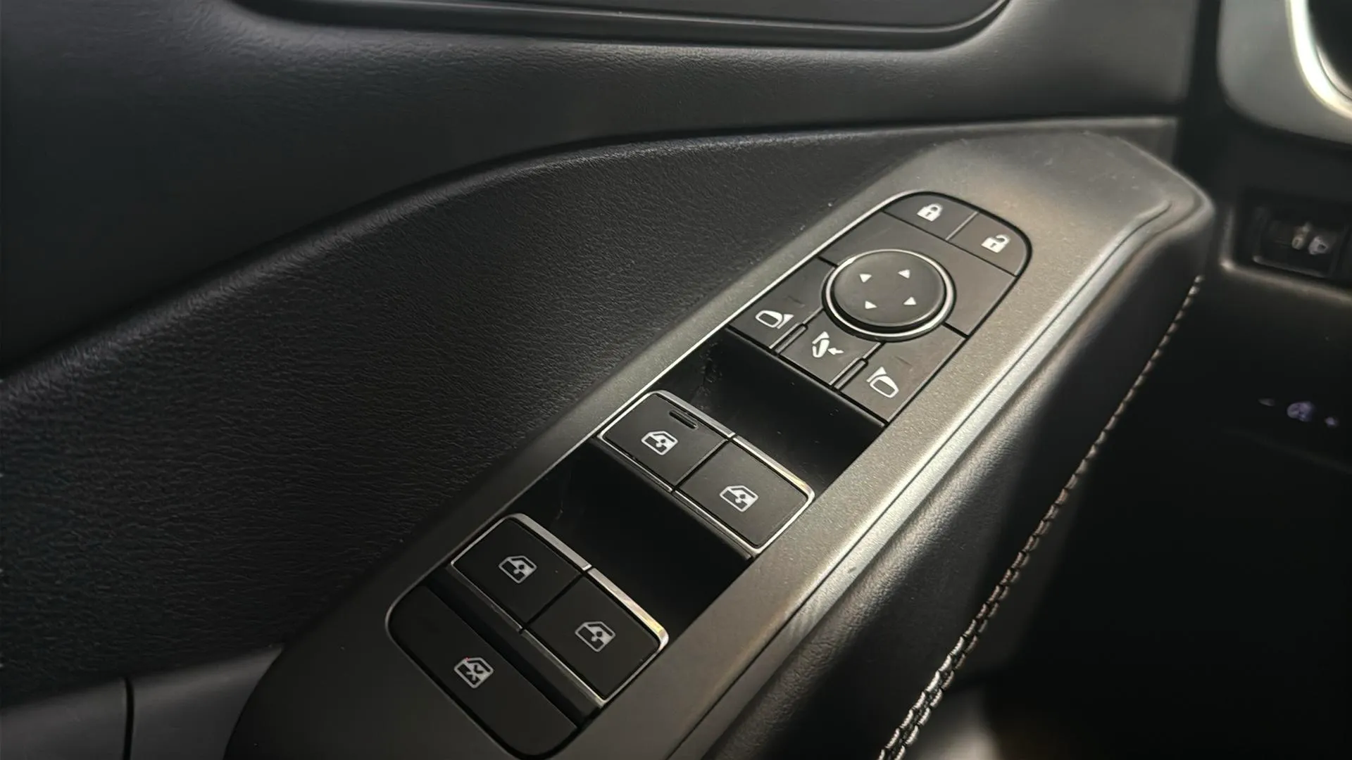 Nissan Qashqai DIG-T N-Connecta - foto 24