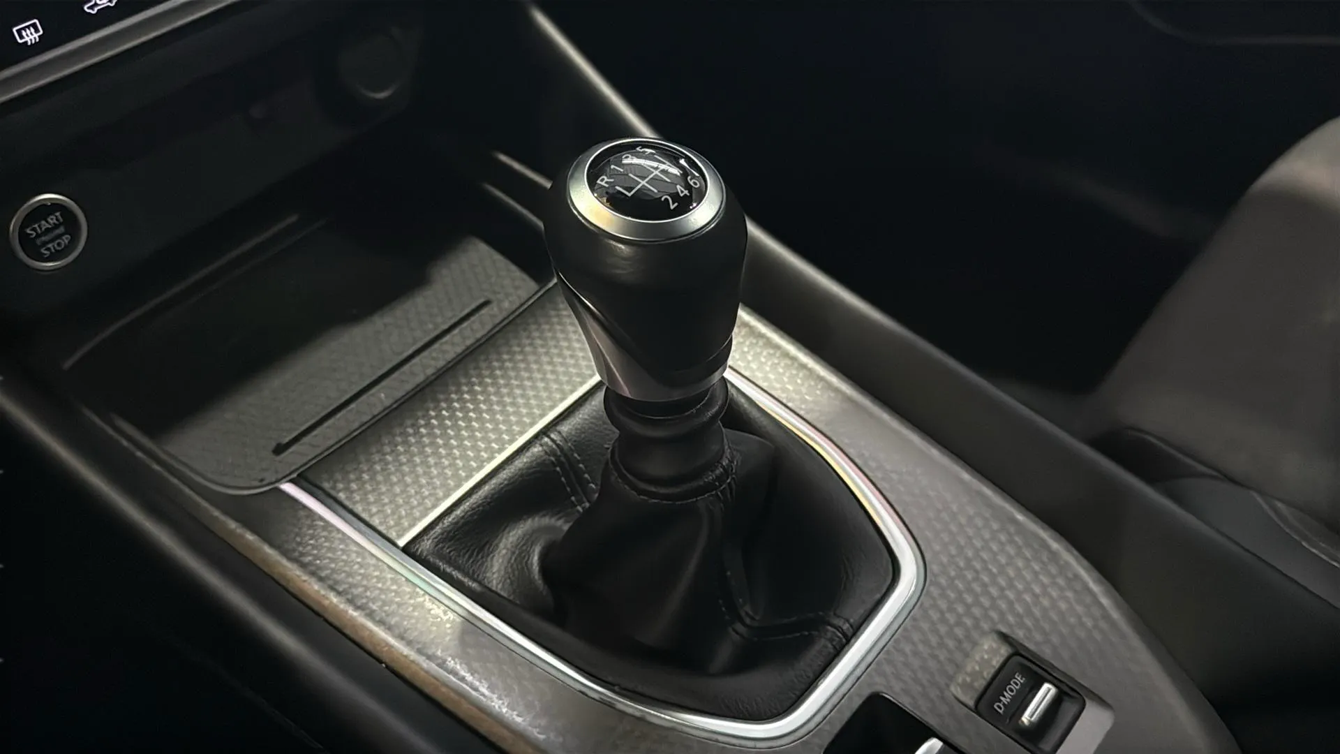 Nissan Qashqai DIG-T N-Connecta - foto 16