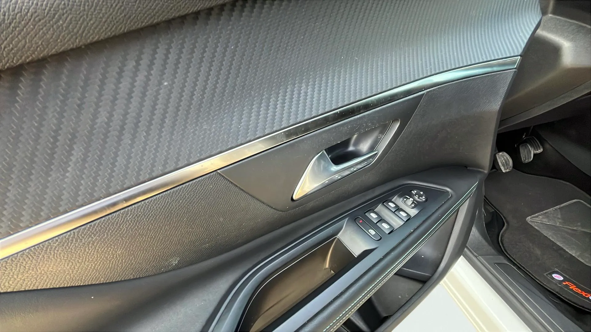 Peugeot 5008 1.2 PureTech Allure Pack - foto 16