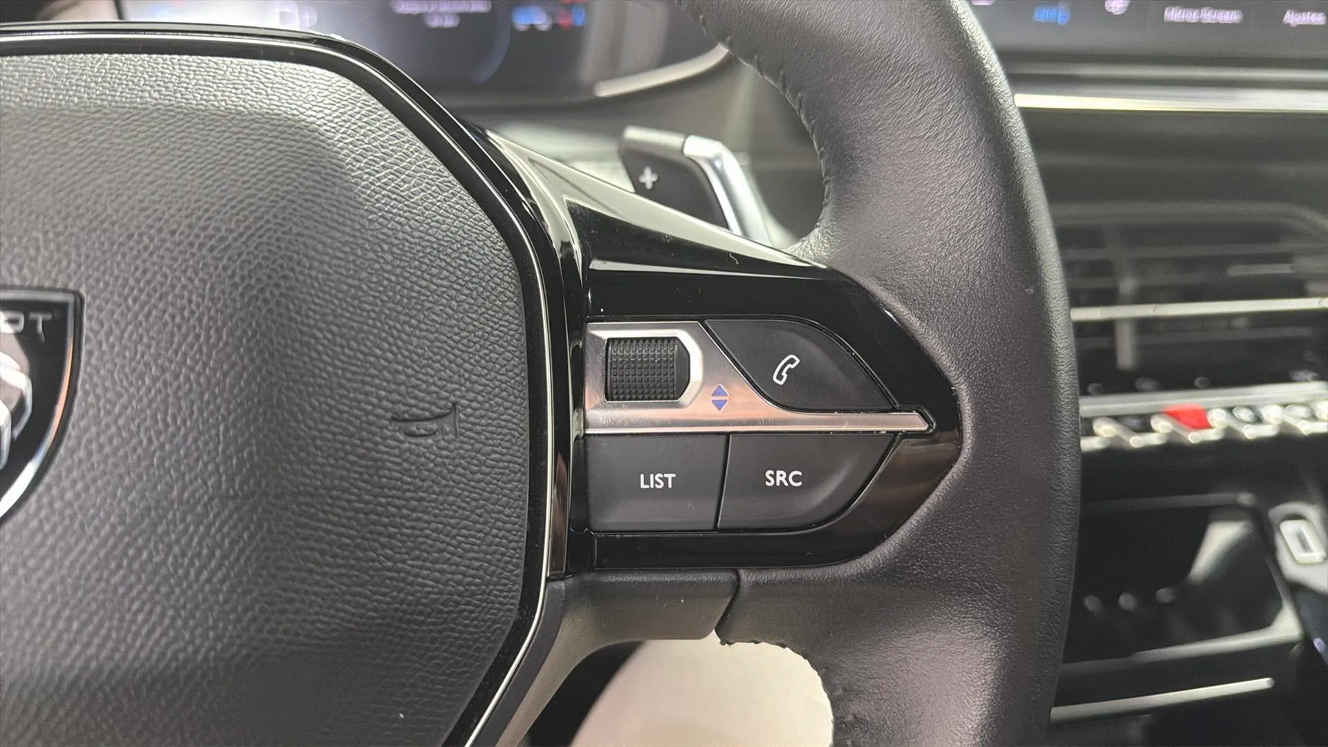 Peugeot 2008 Allure PureTech 130 EAT8 - foto 10