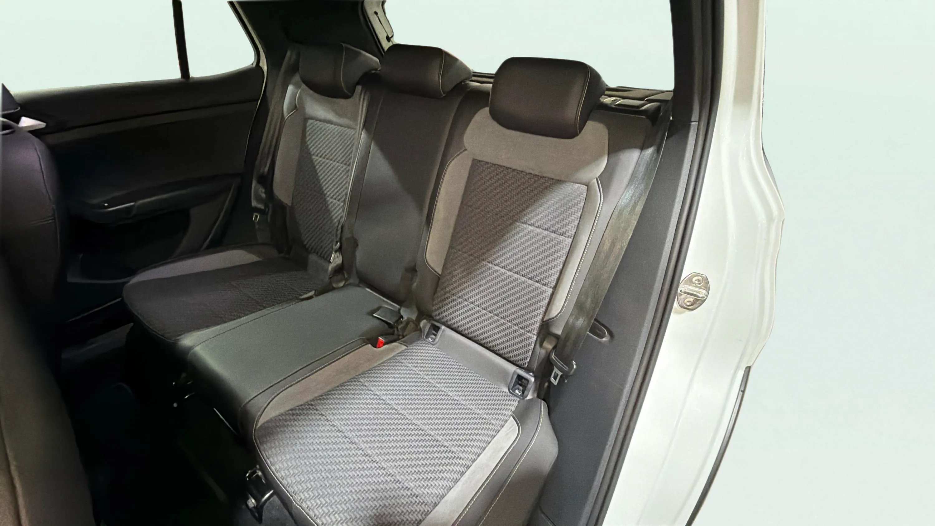 Volkswagen T-Cross Sport 1.0 TSI - foto 22