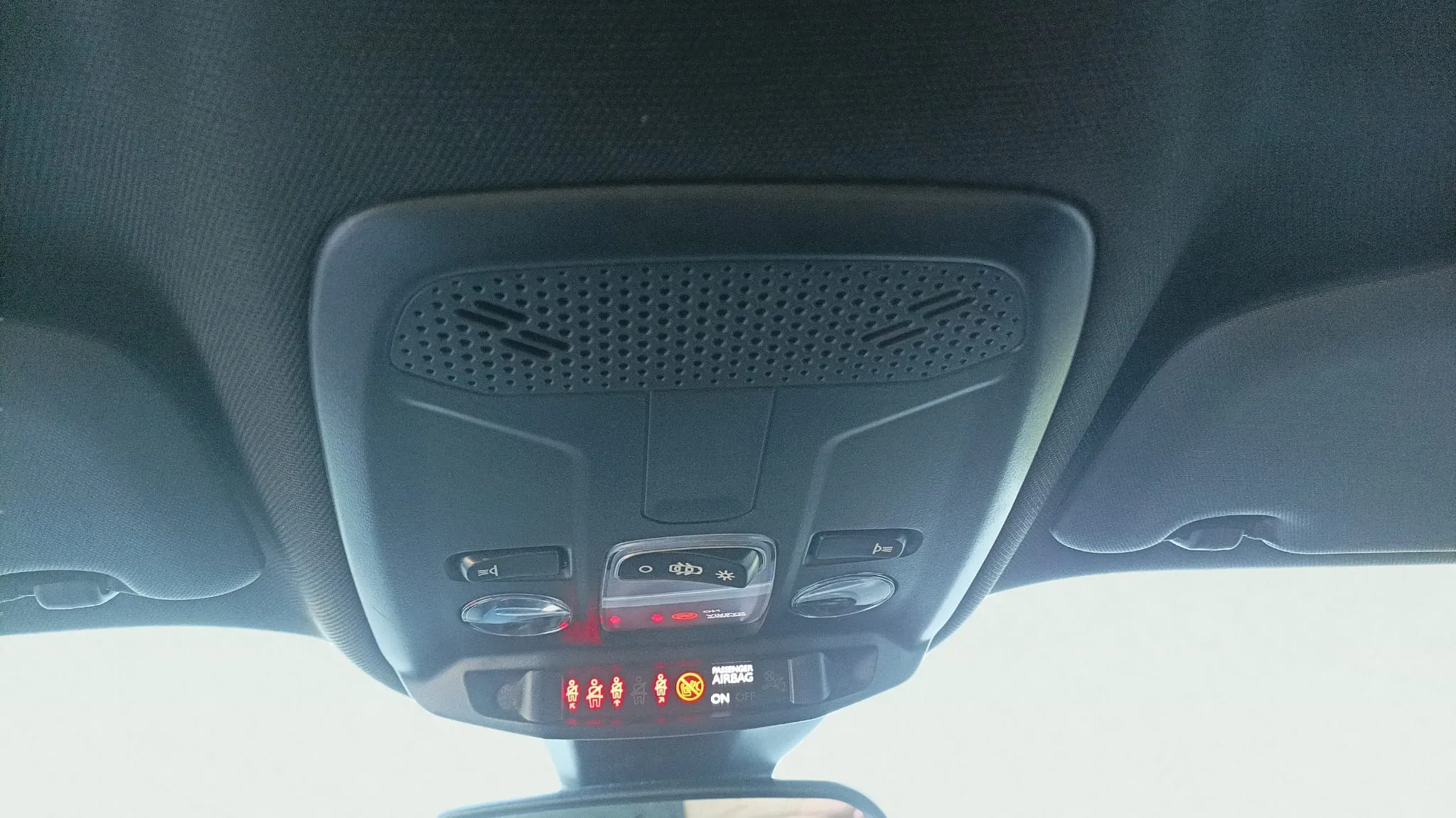 Peugeot 2008 Allure PureTech 130 EAT8 - foto 19