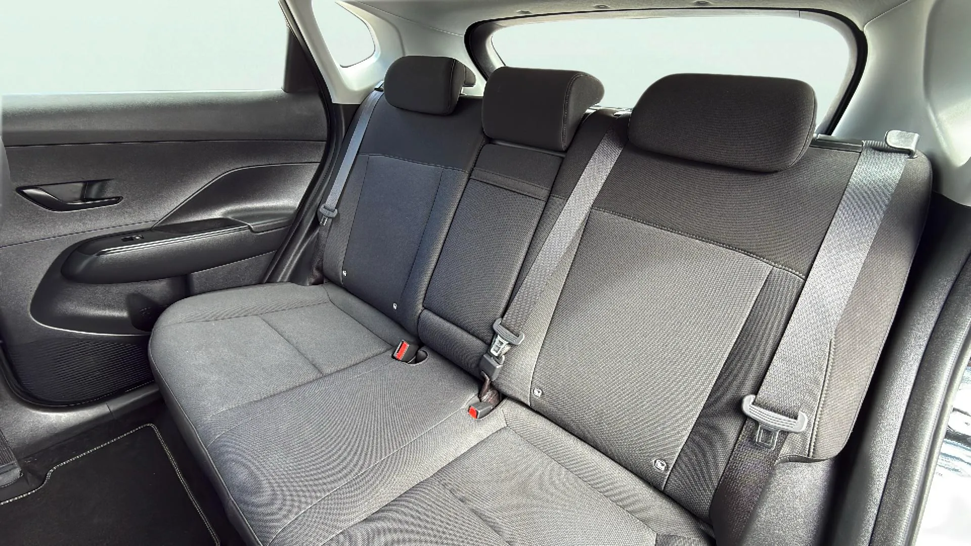 Hyundai Kona 1.6 GDI HEV Maxx DCT - foto 16