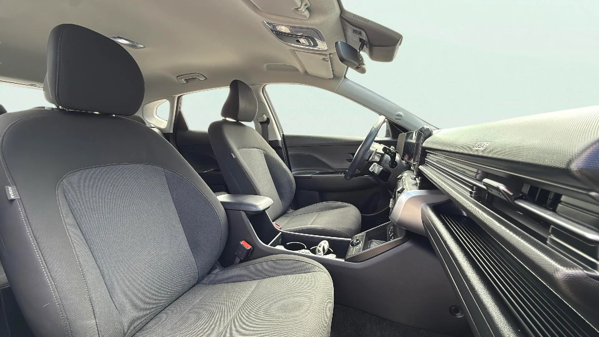 Hyundai Kona 1.6 GDI HEV Maxx DCT - foto 11