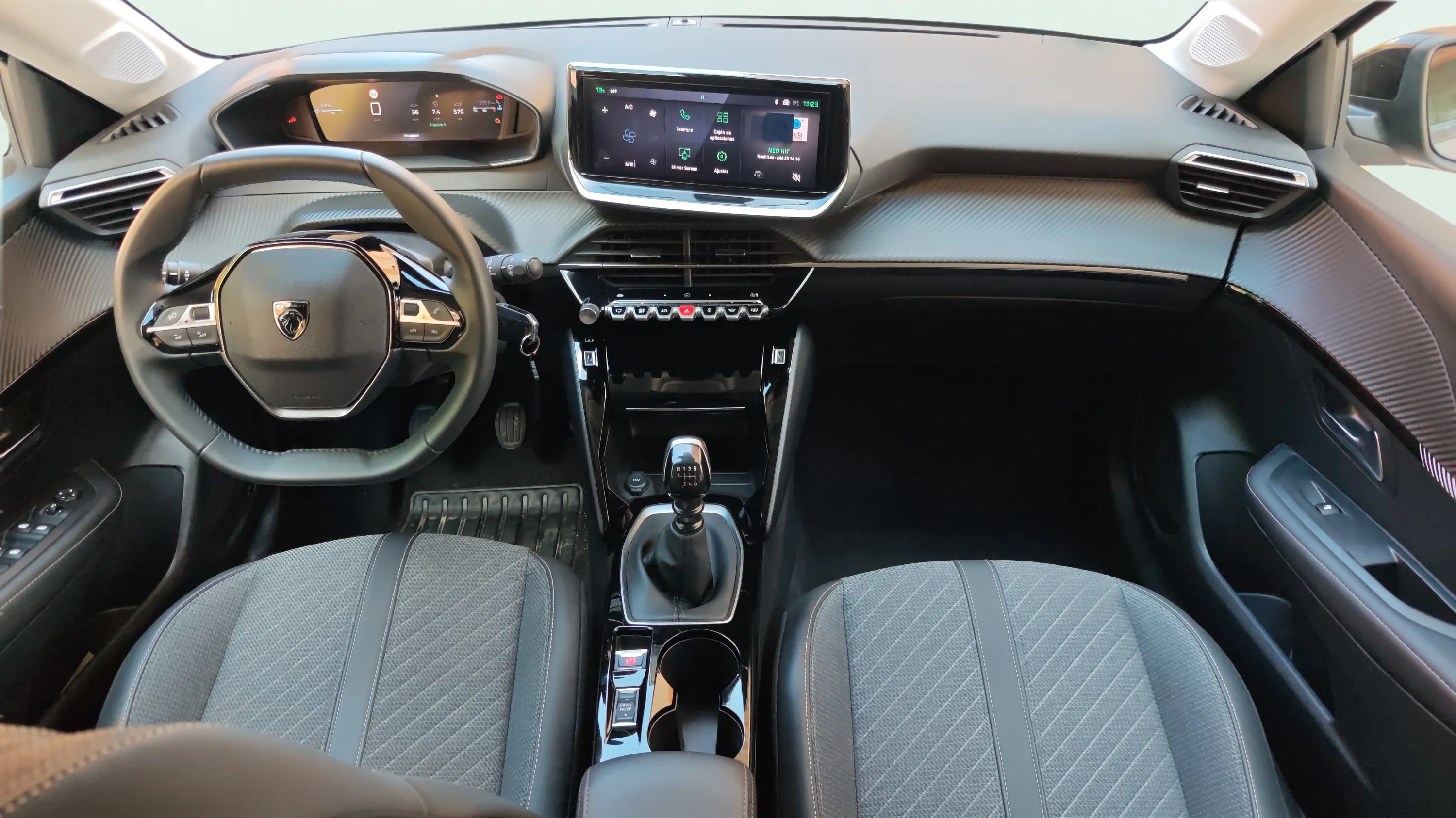 Peugeot 208 Allure Gasolina 100 - foto 10