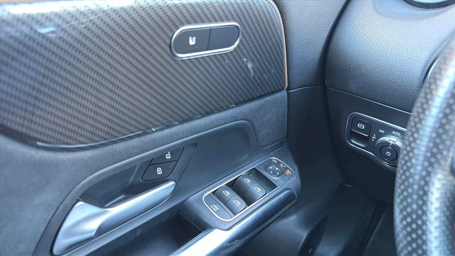 Mercedes-Benz GLA 200 D - foto 23