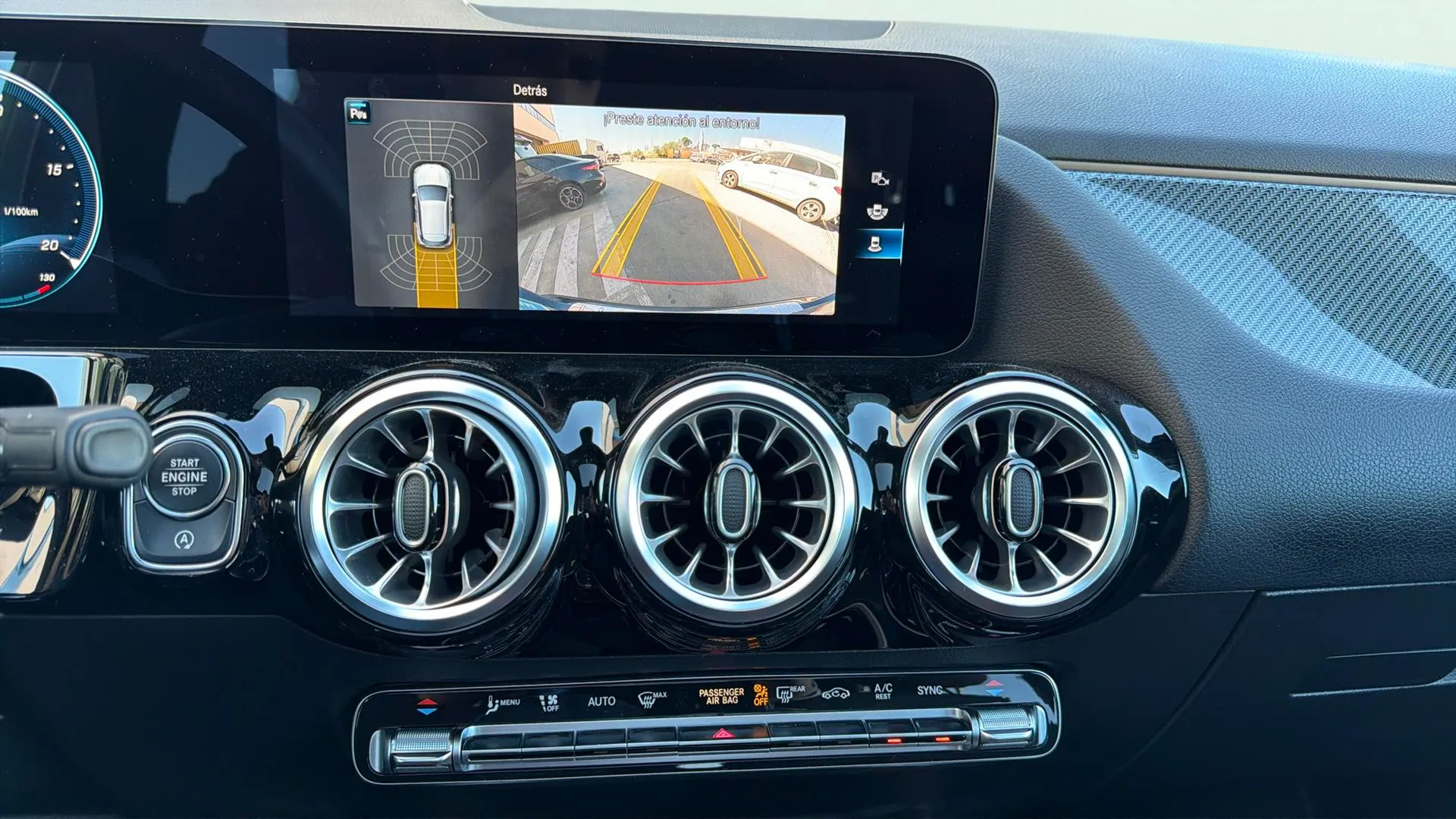 Mercedes-Benz GLA 200 D - foto 24