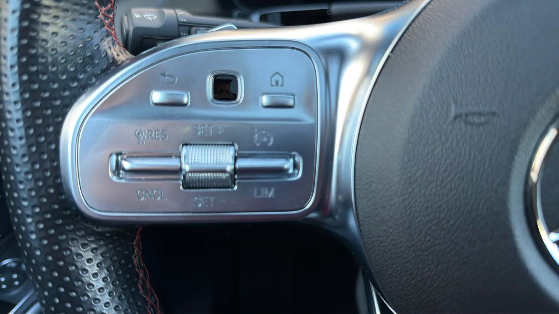 Mercedes-Benz GLA 200 D - foto 20