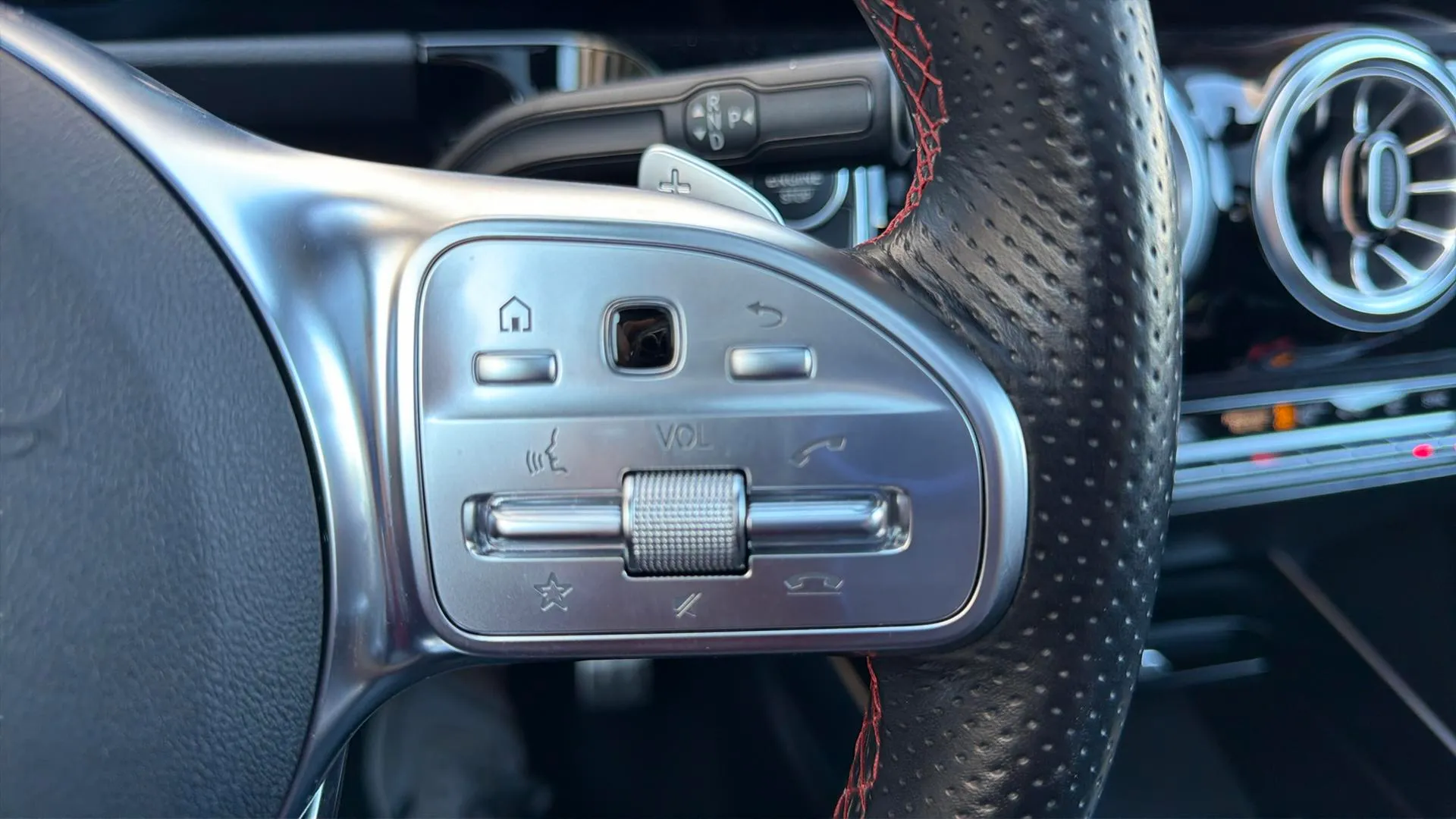 Mercedes-Benz GLA 200 D - foto 21