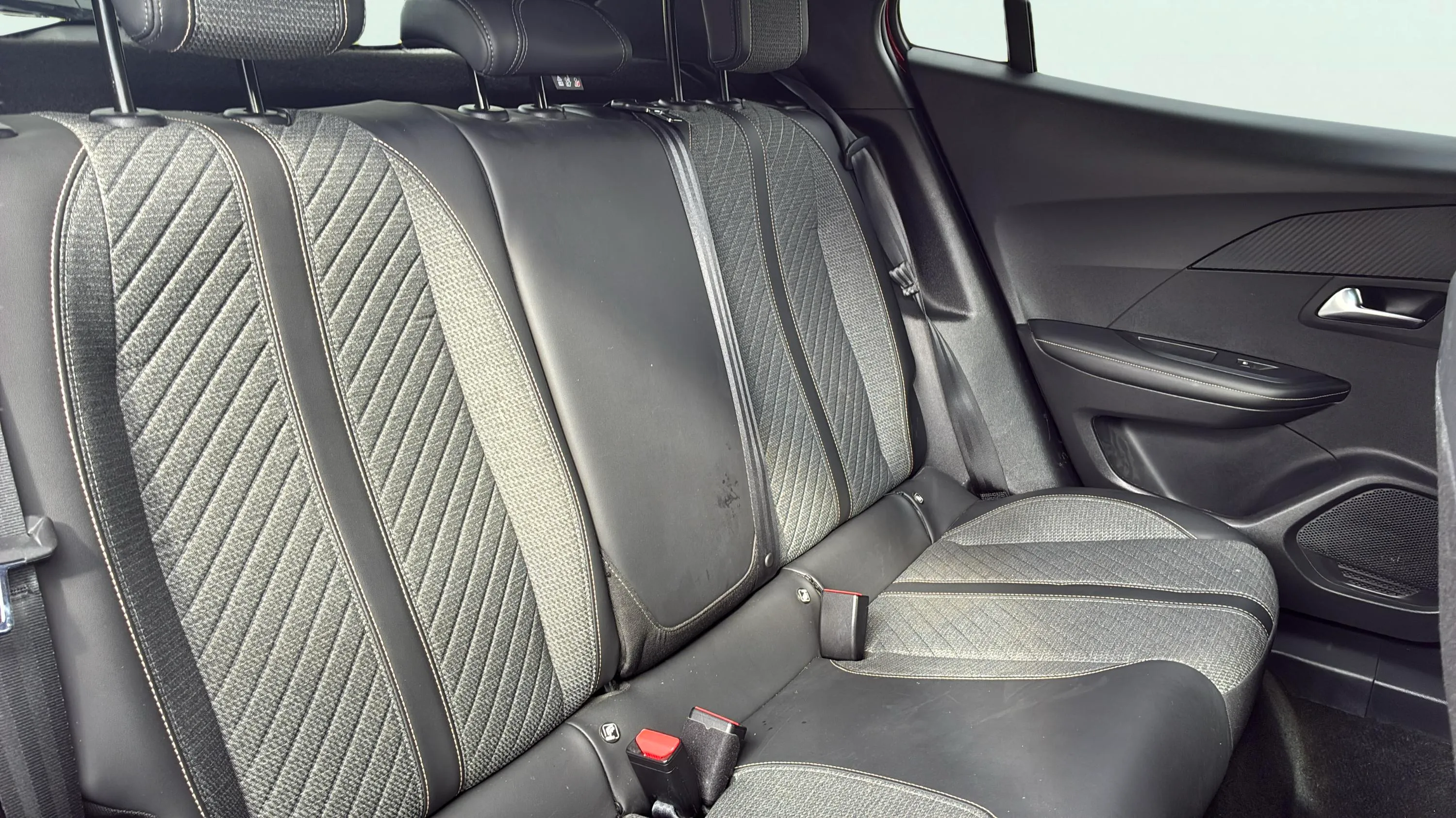 Peugeot 2008 Allure Pack PureTech 100 - foto 14