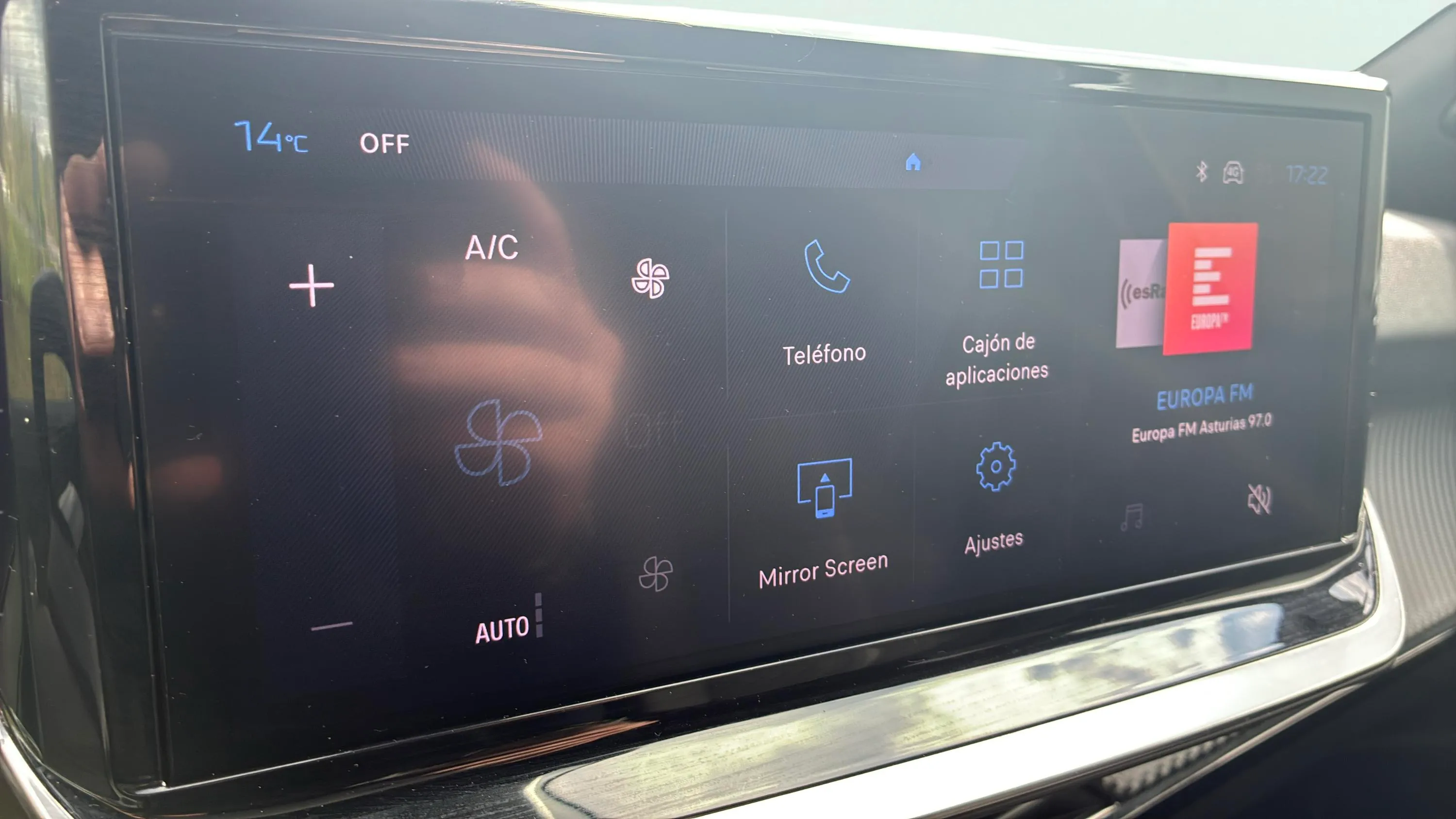 Peugeot 2008 Allure Pack PureTech 100 - foto 17