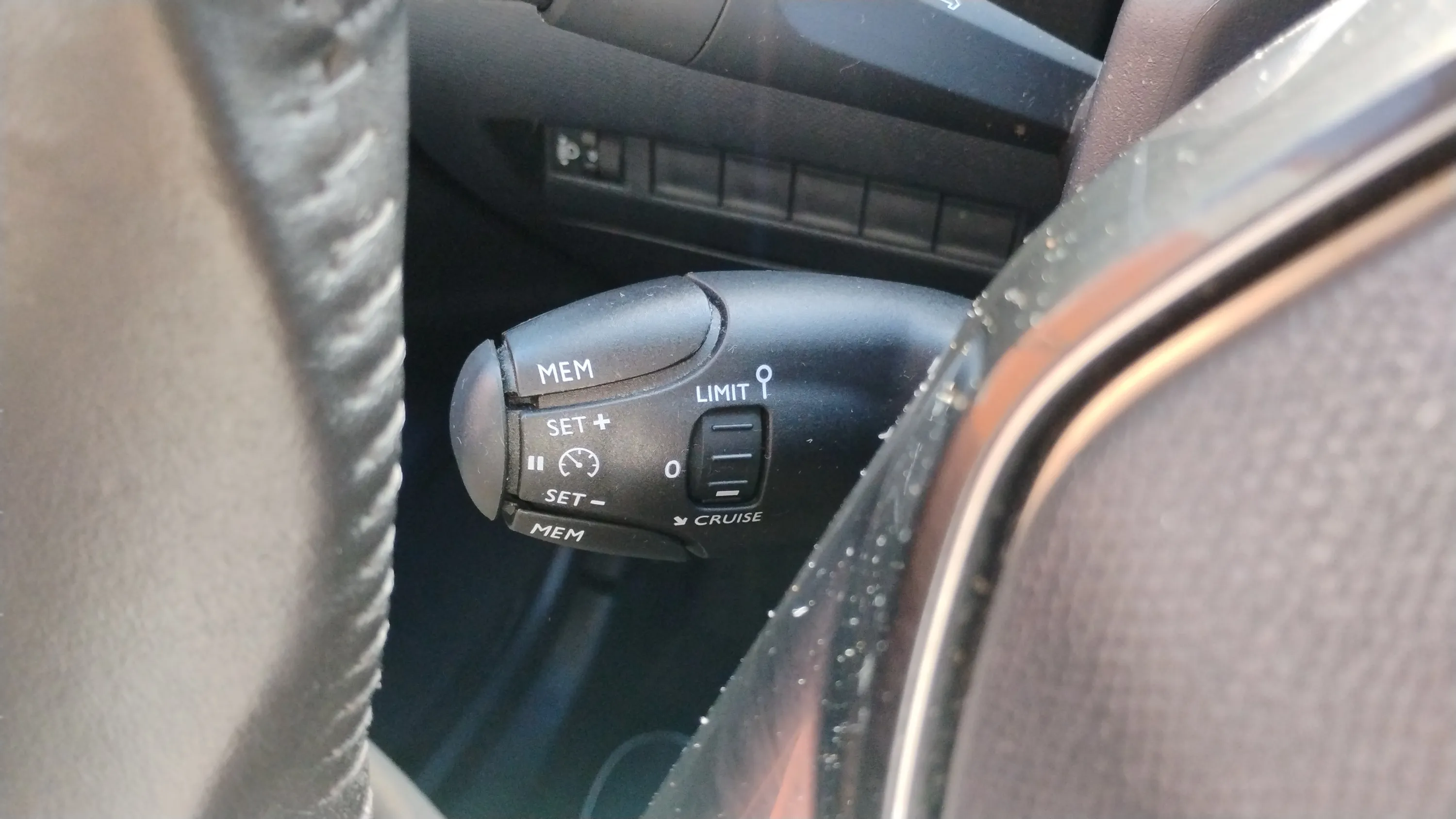 Peugeot 2008 Allure Pack PureTech 100 - foto 14