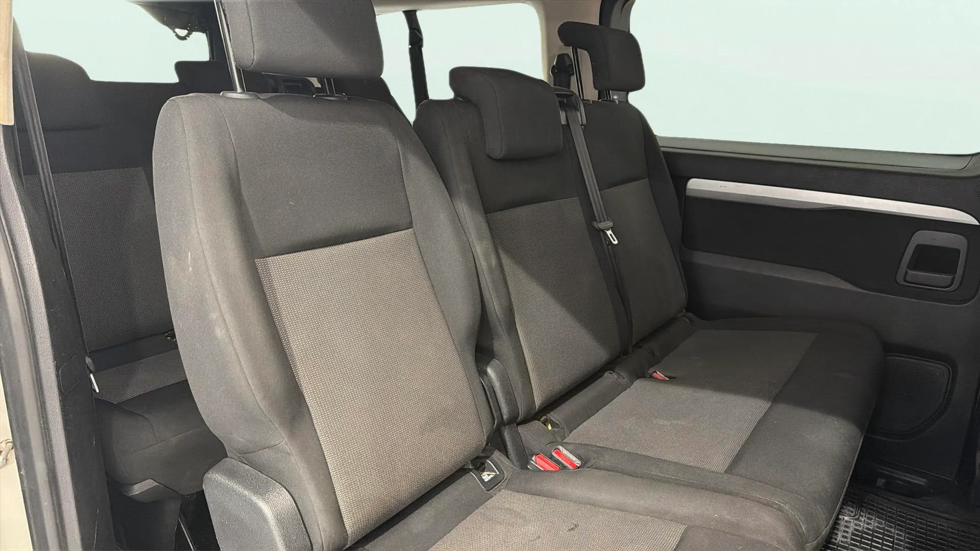 Peugeot Traveller Active 2.0 BlueHDi EAT8 Compact - foto 17