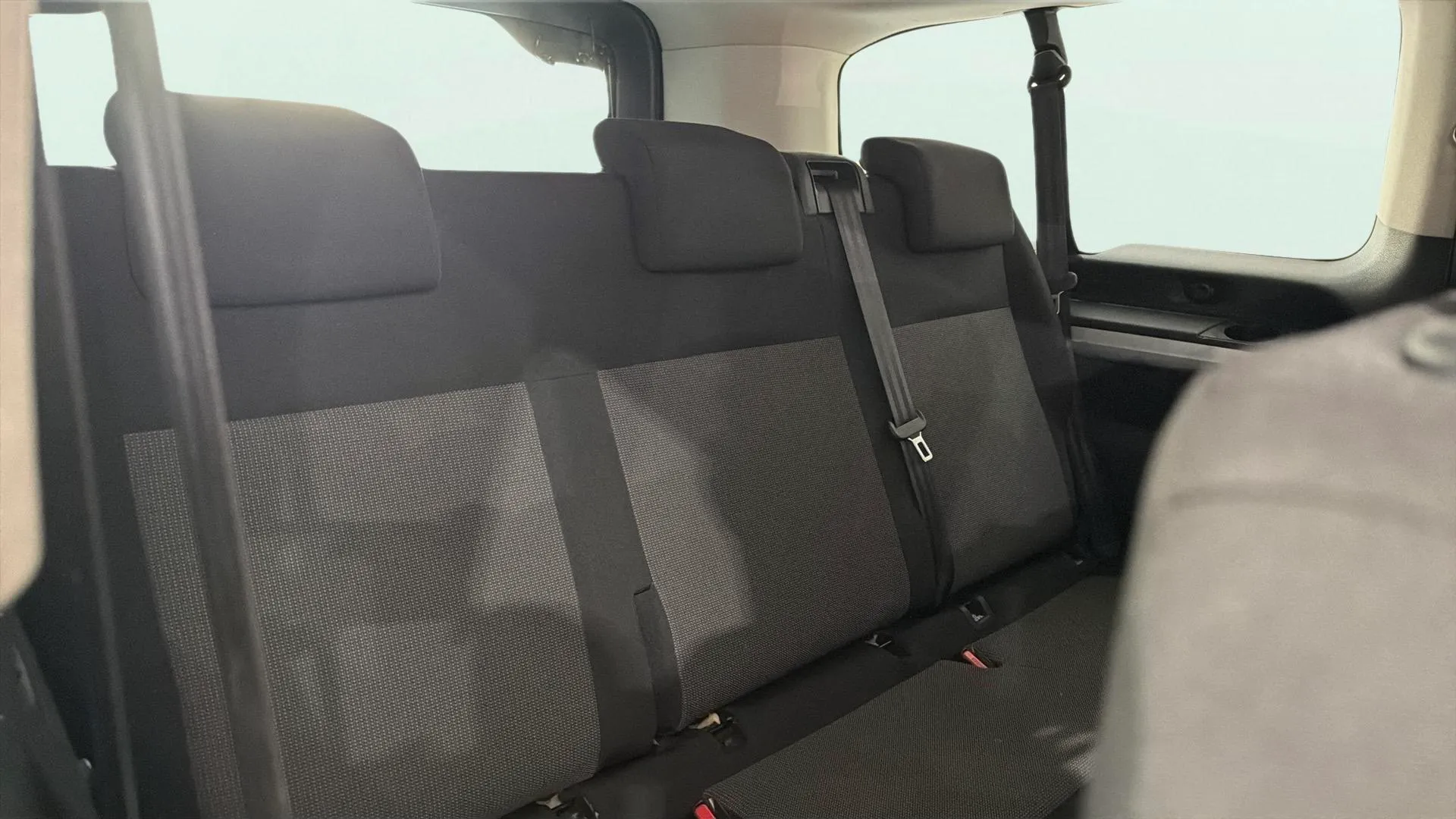 Peugeot Traveller Active 2.0 BlueHDi EAT8 Compact - foto 18