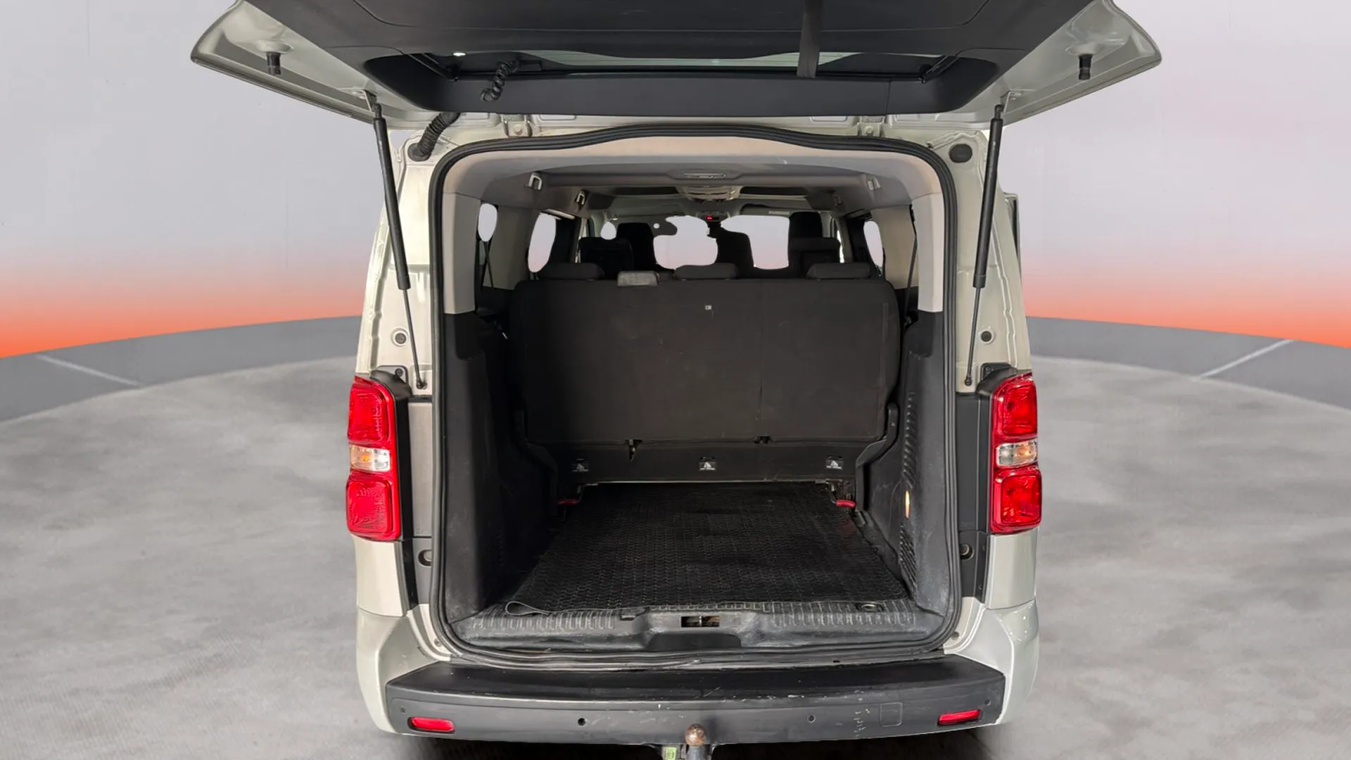 Peugeot Traveller Active 2.0 BlueHDi EAT8 Compact - foto 9