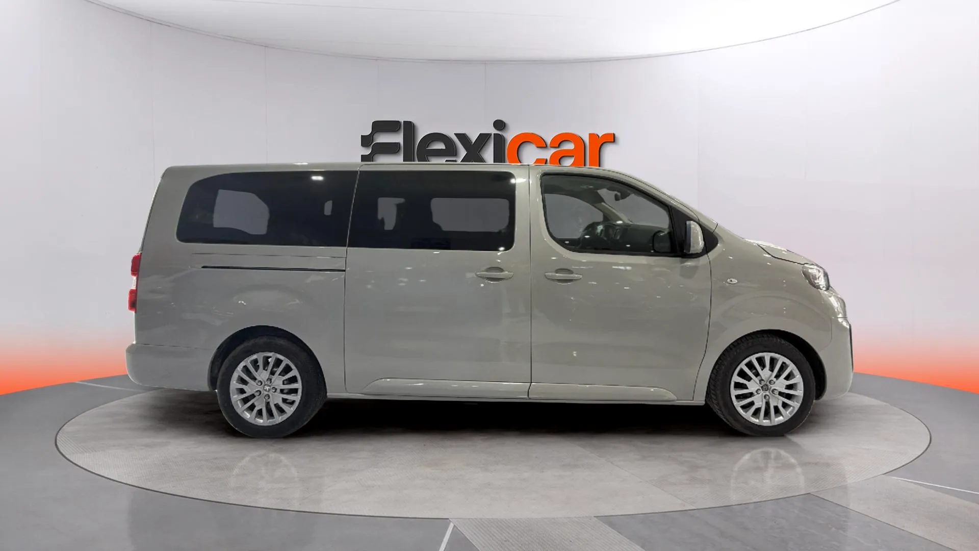 Peugeot Traveller Active 2.0 BlueHDi EAT8 Compact - foto 7