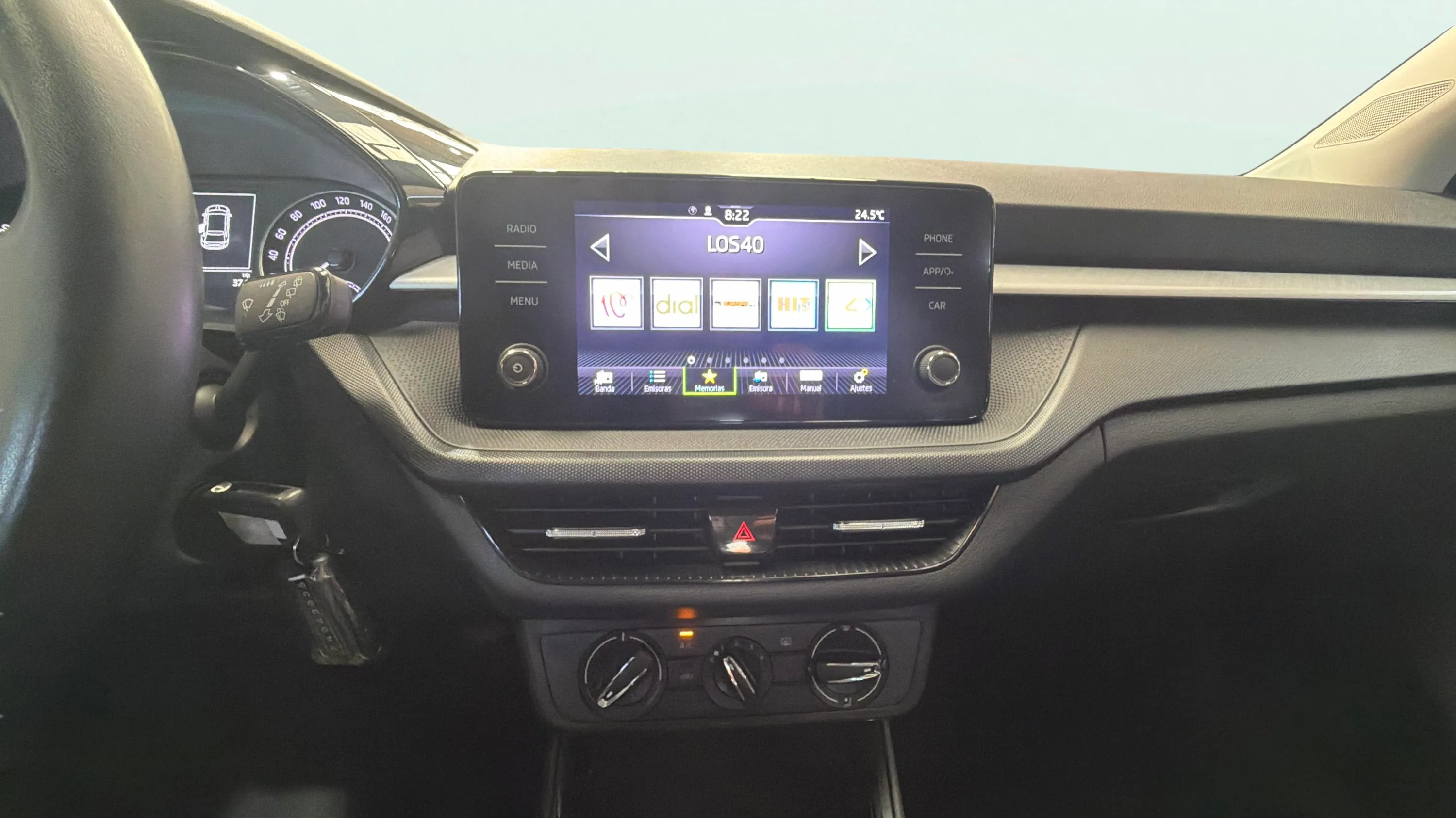 Škoda Fabia 1.0 TSI Ambition - foto 15