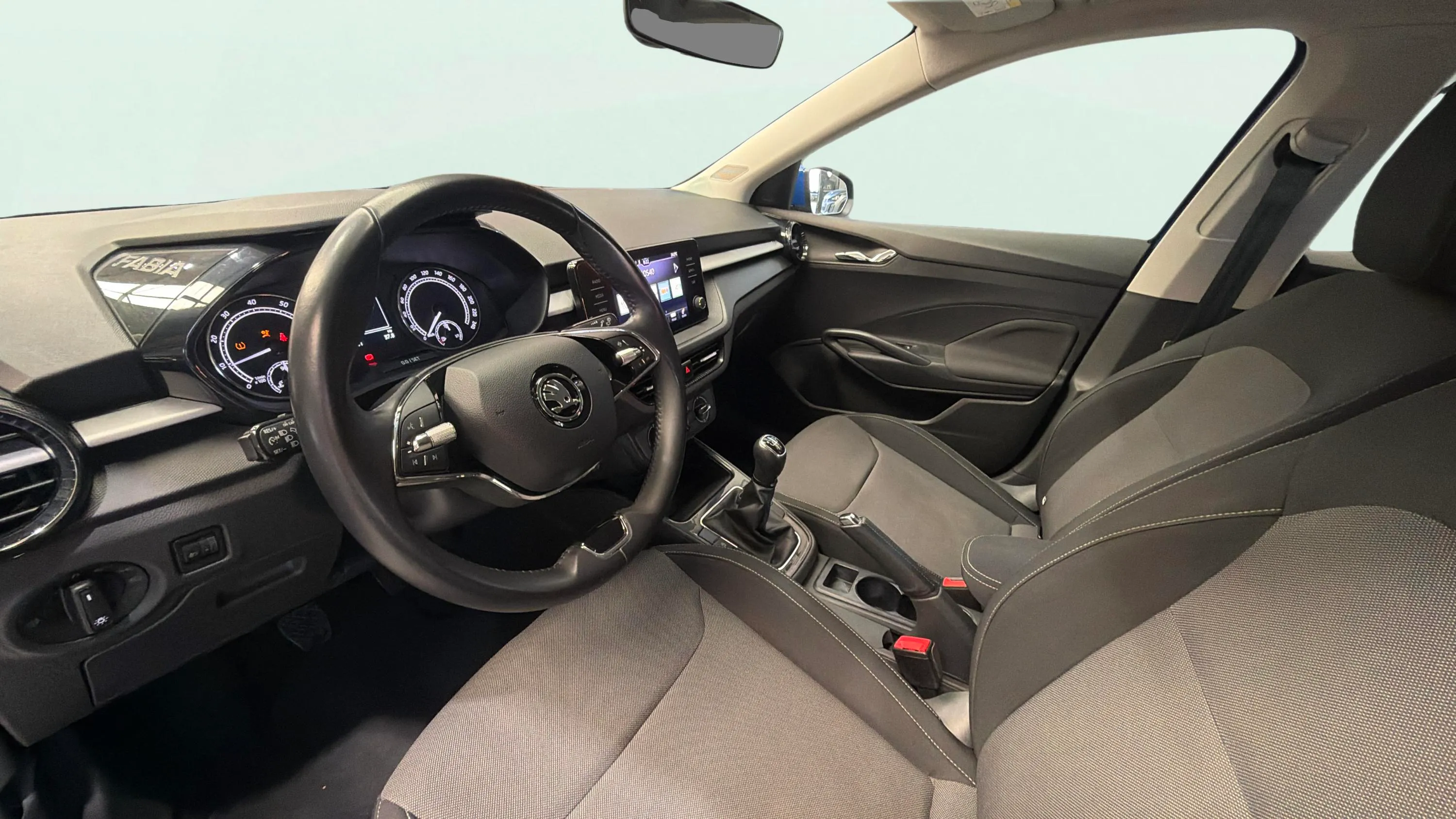 Škoda Fabia 1.0 TSI Ambition - foto 9