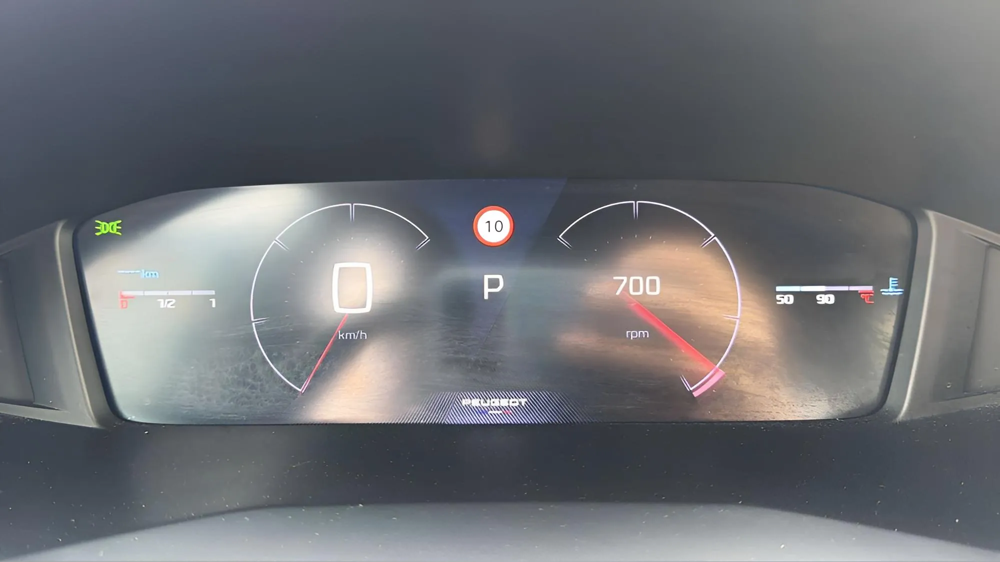 Peugeot 2008 Allure PureTech 130 EAT8 - foto 12