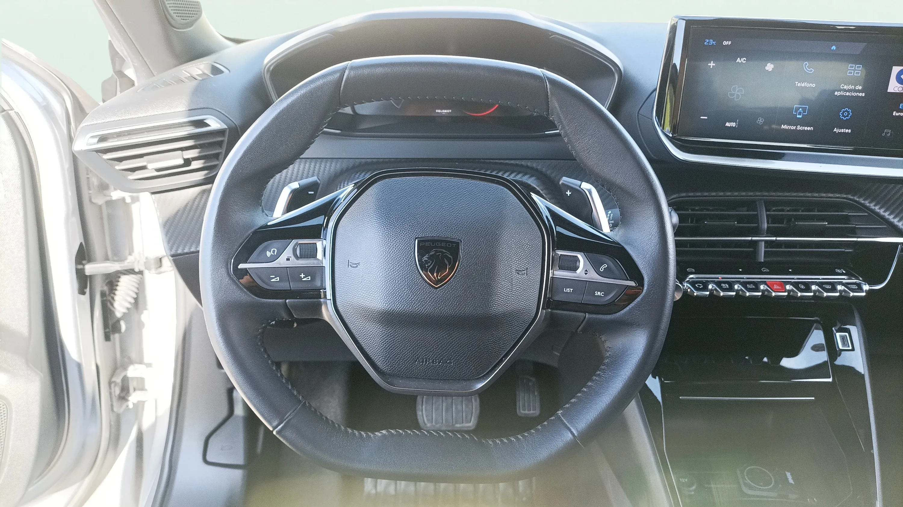 Peugeot 2008 Allure PureTech 130 EAT8 - foto 27
