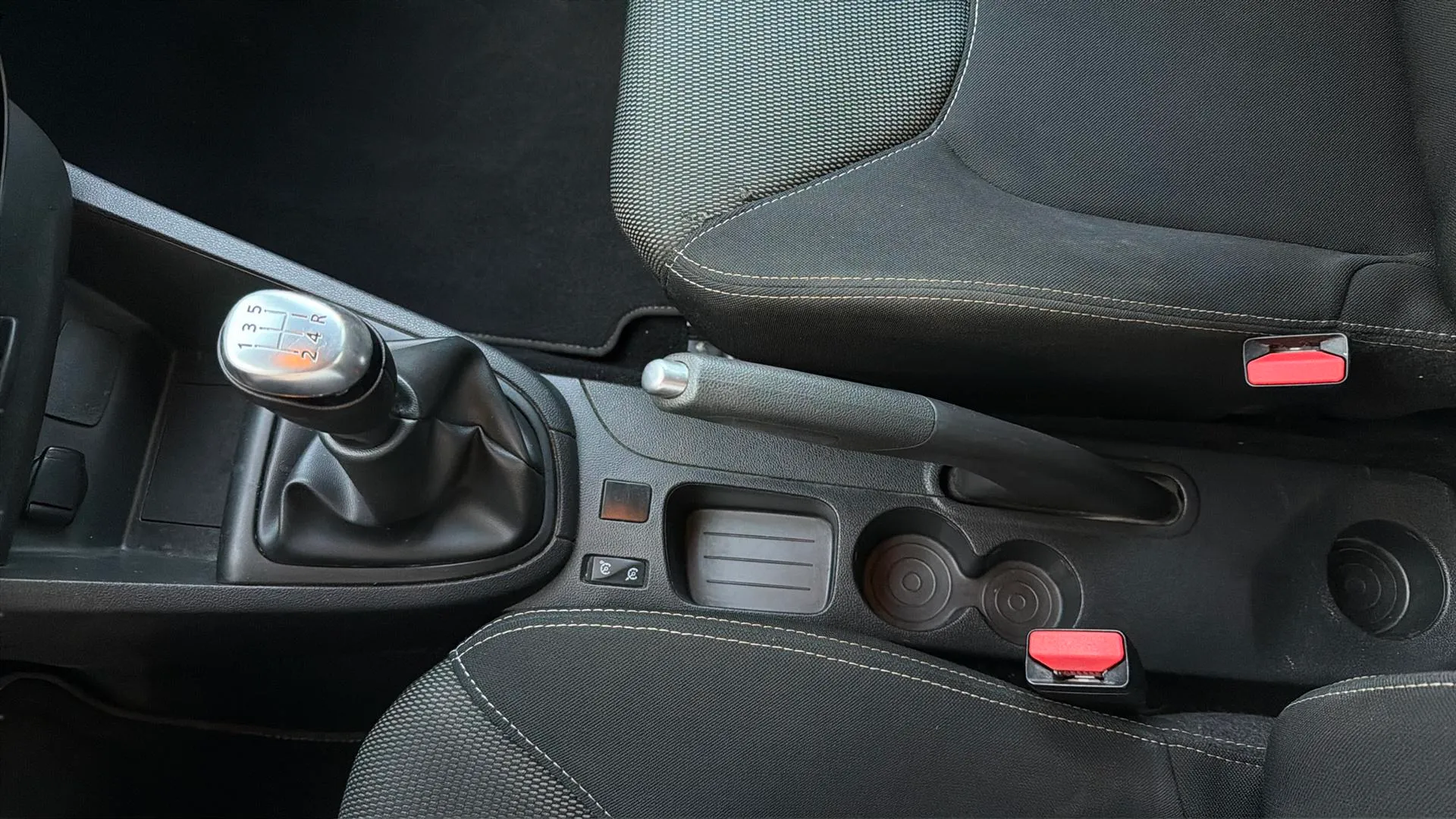 Renault Clio Limited TCe -18 - foto 16