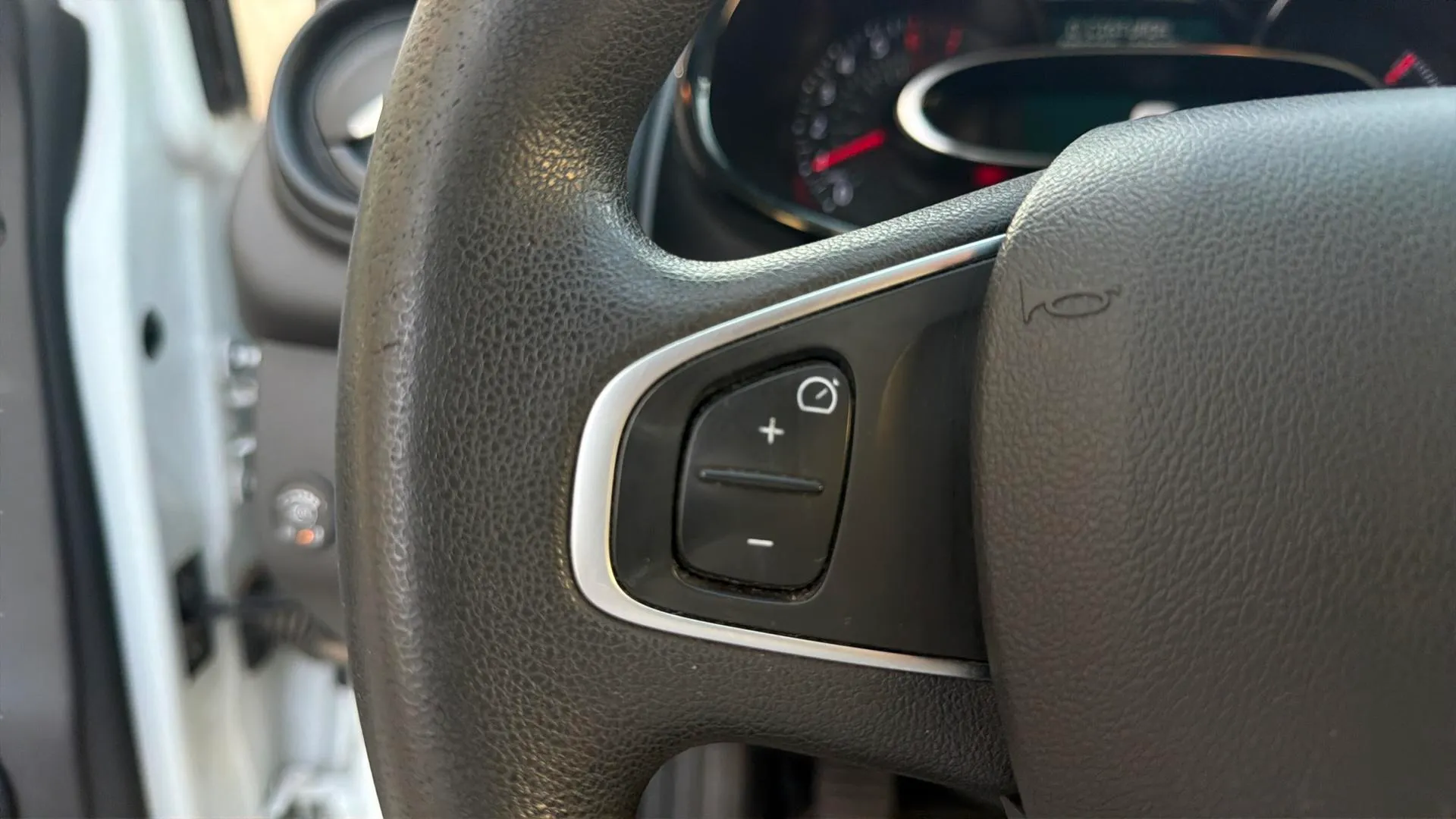 Renault Clio Limited TCe -18 - foto 10