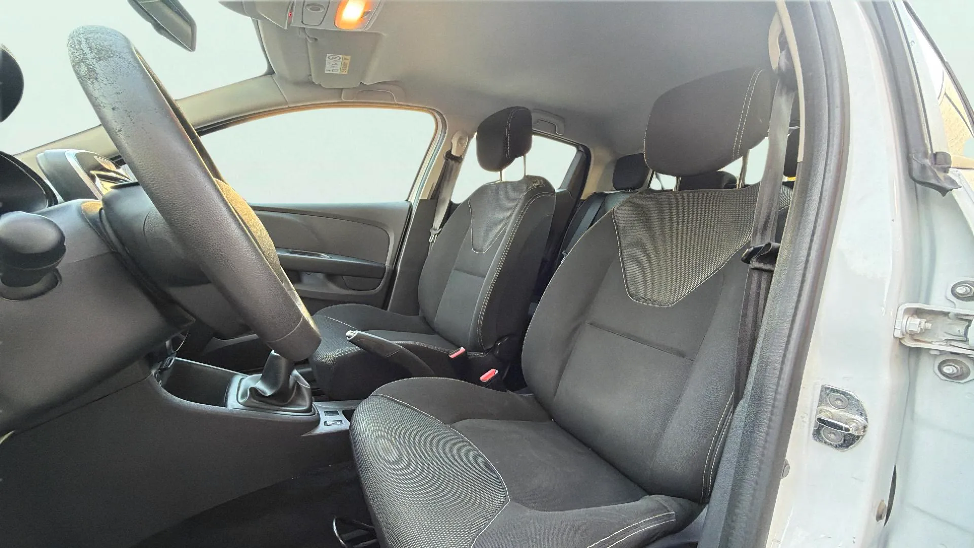 Renault Clio Limited TCe -18 - foto 17
