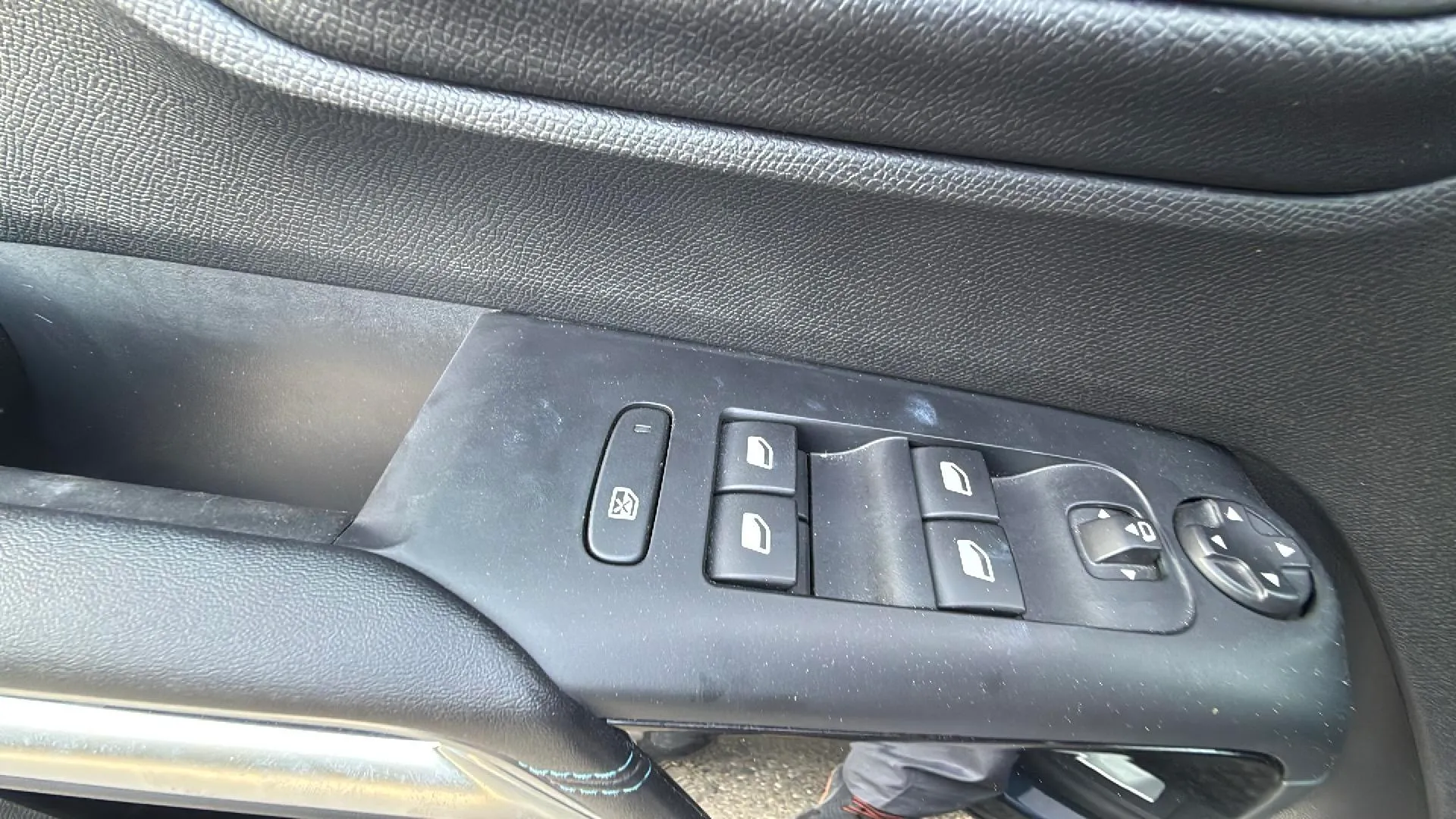 Citroën C5 Aircross Plug-in Hybrid 180 e-EAT8 E Series - foto 17