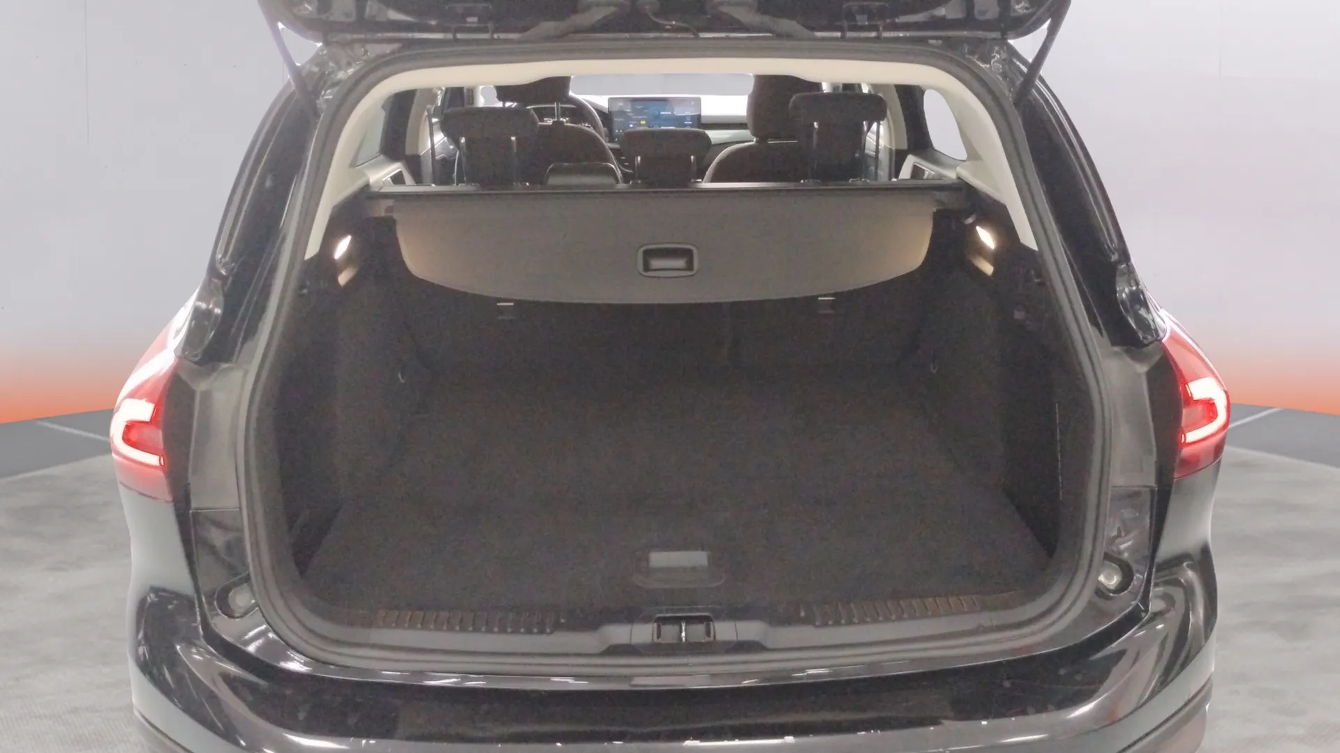 Ford Focus 1.0 EcoBoost MHEV Active X - foto 23