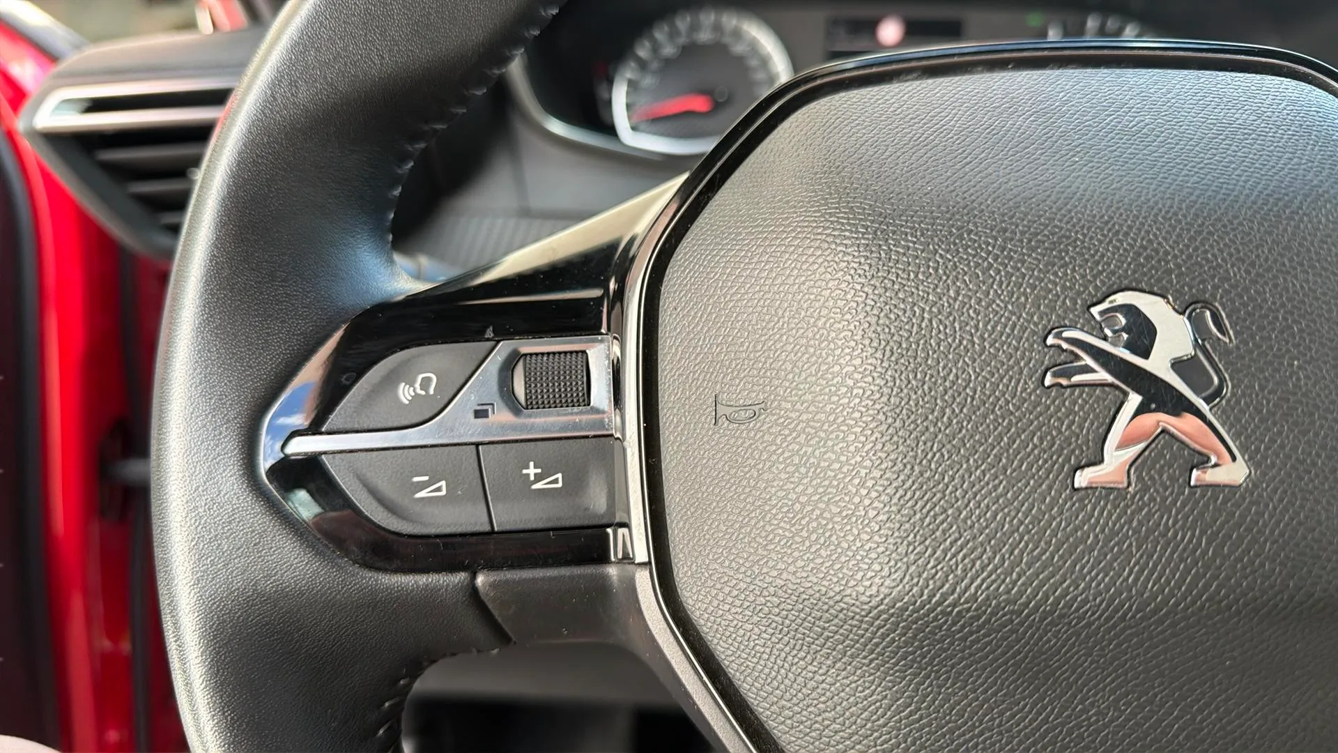 Peugeot 2008 Active Pack PureTech 100 - foto 11