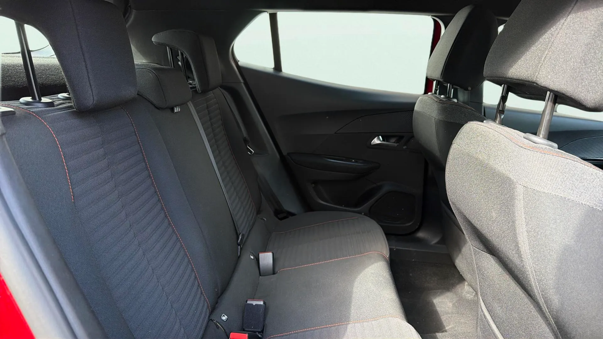 Peugeot 2008 Active Pack PureTech 100 - foto 16